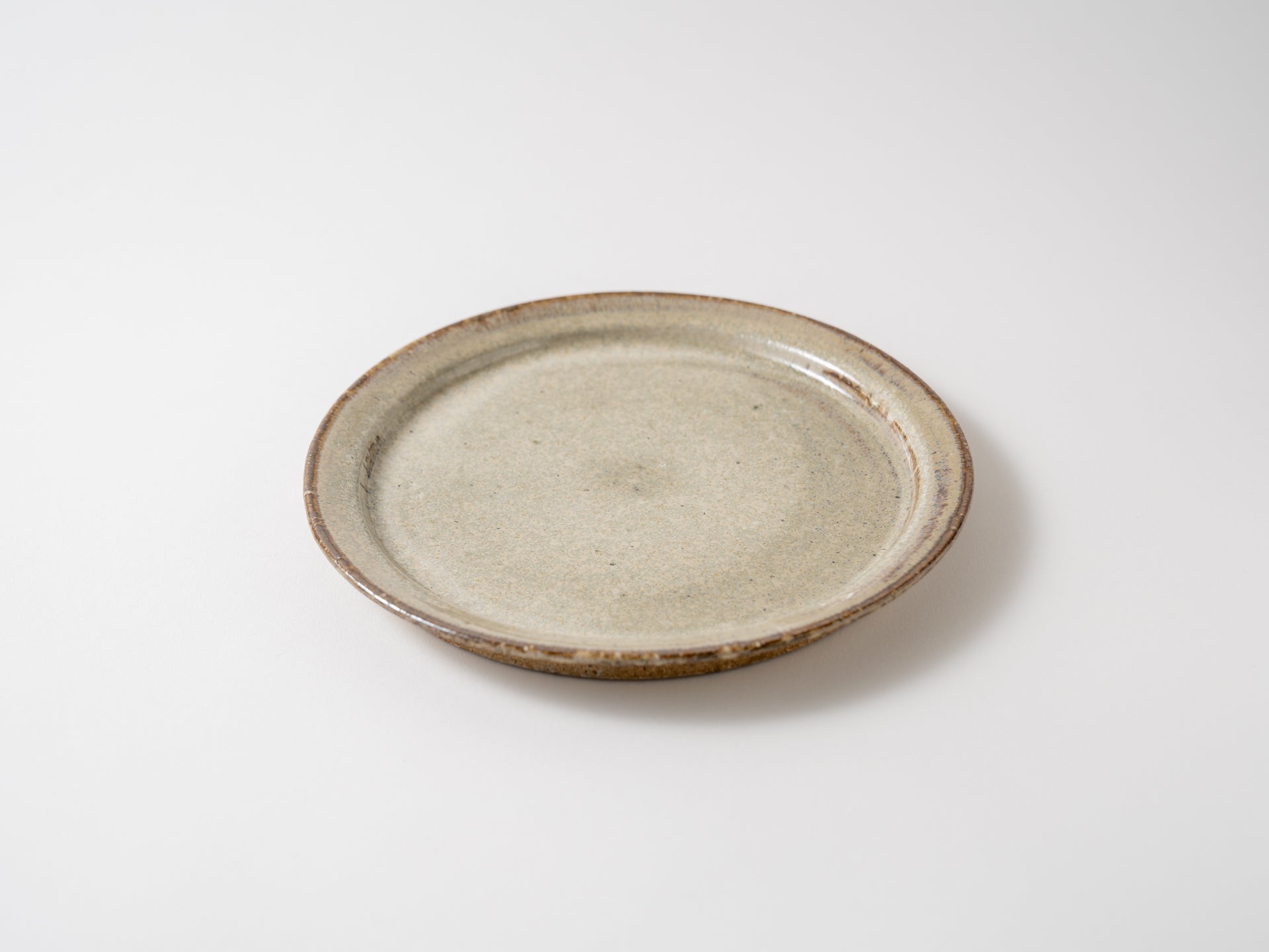 ワラ灰結晶釉7寸プレート【髙橋祐也】