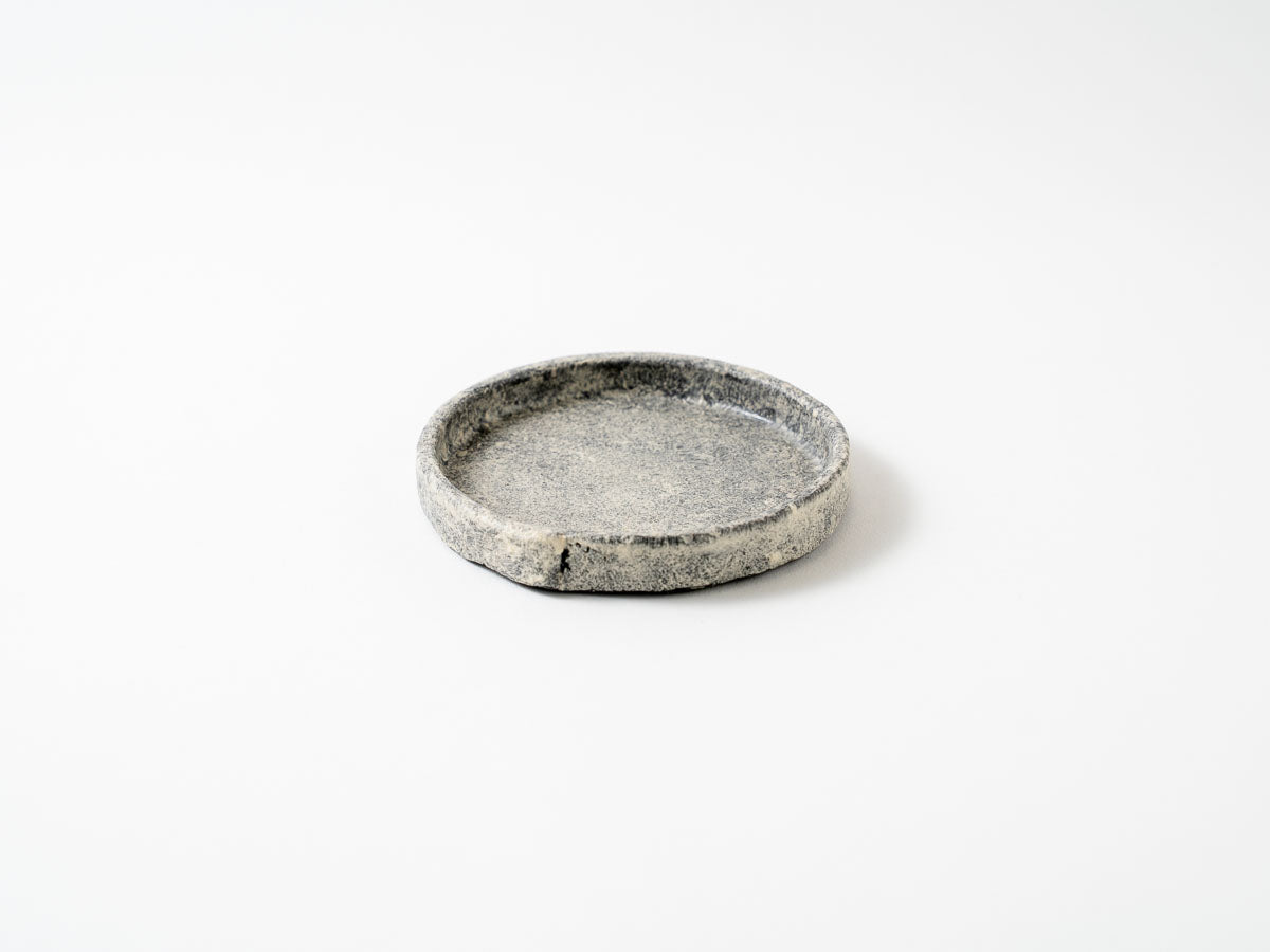 粉打(黒)立縁丸皿(姫)【梶原妙子】