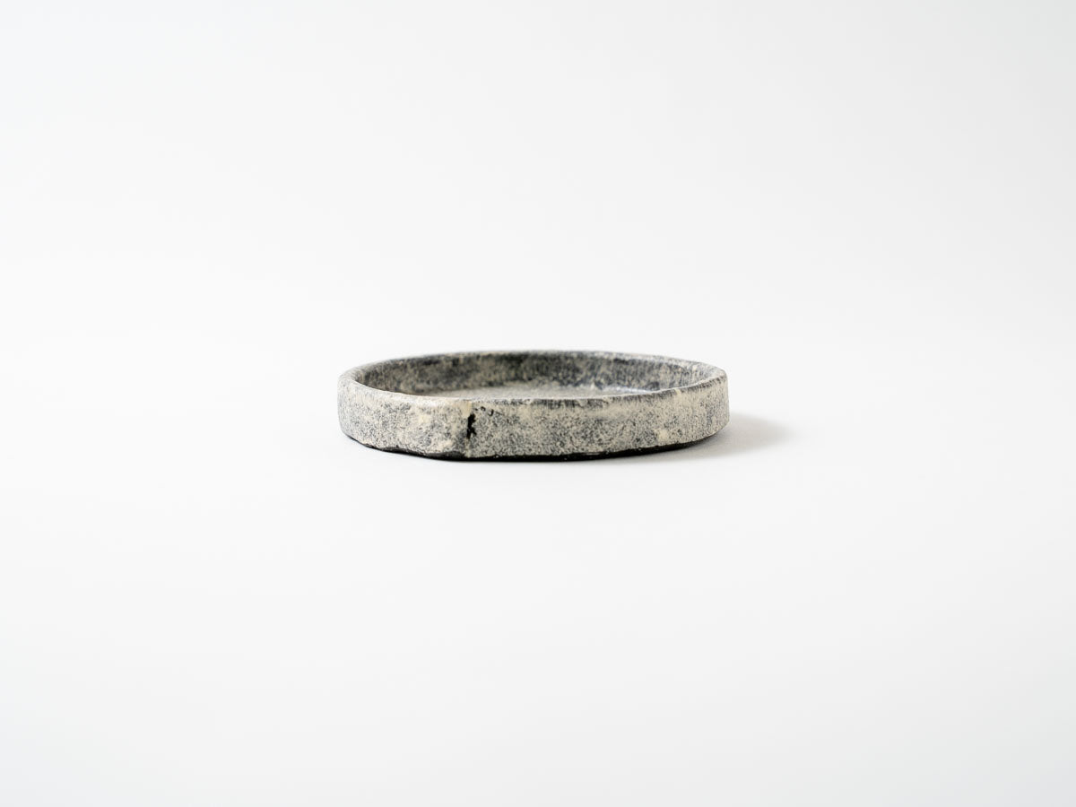 粉打(黒)立縁丸皿(姫)【梶原妙子】