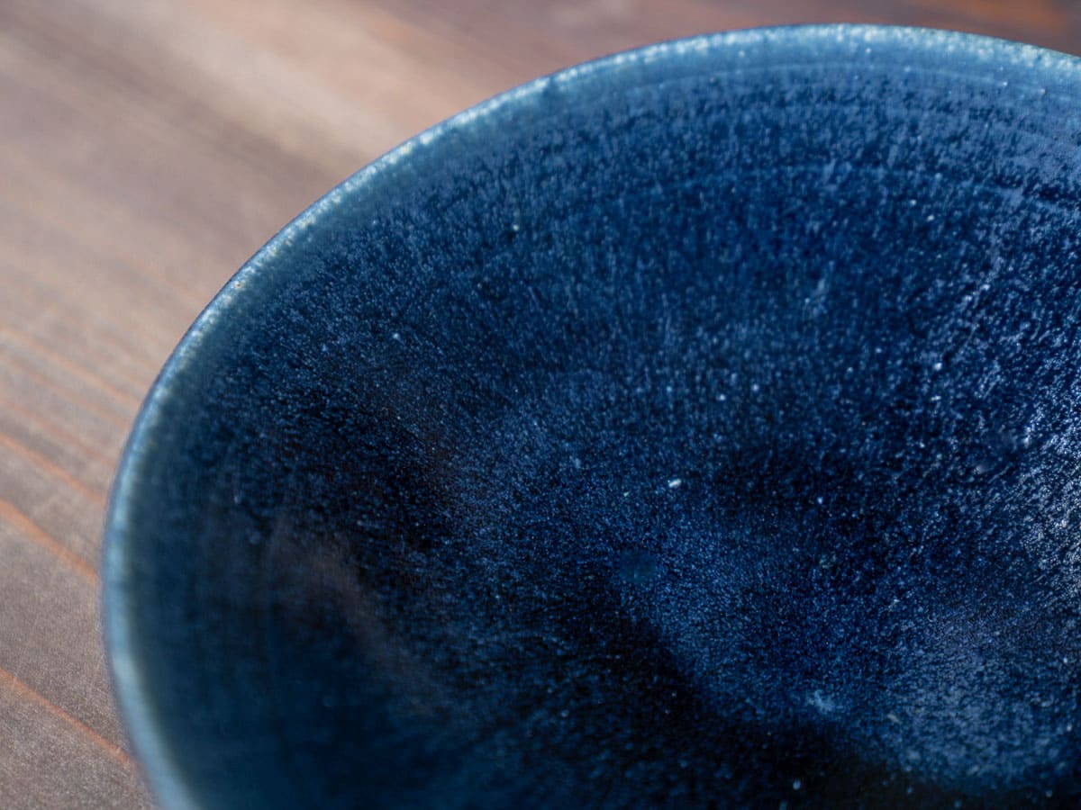 【暮らしに寄り添う】テーブルを彩る紺碧色のパスタ皿セット