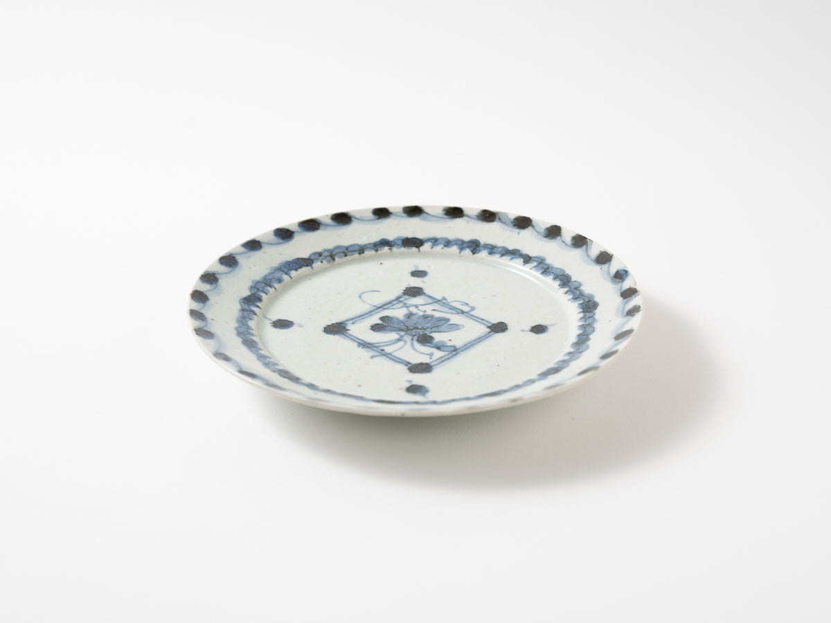 型打ちリム付き6寸皿 窓絵一輪花泉山釉【横田翔太郎】