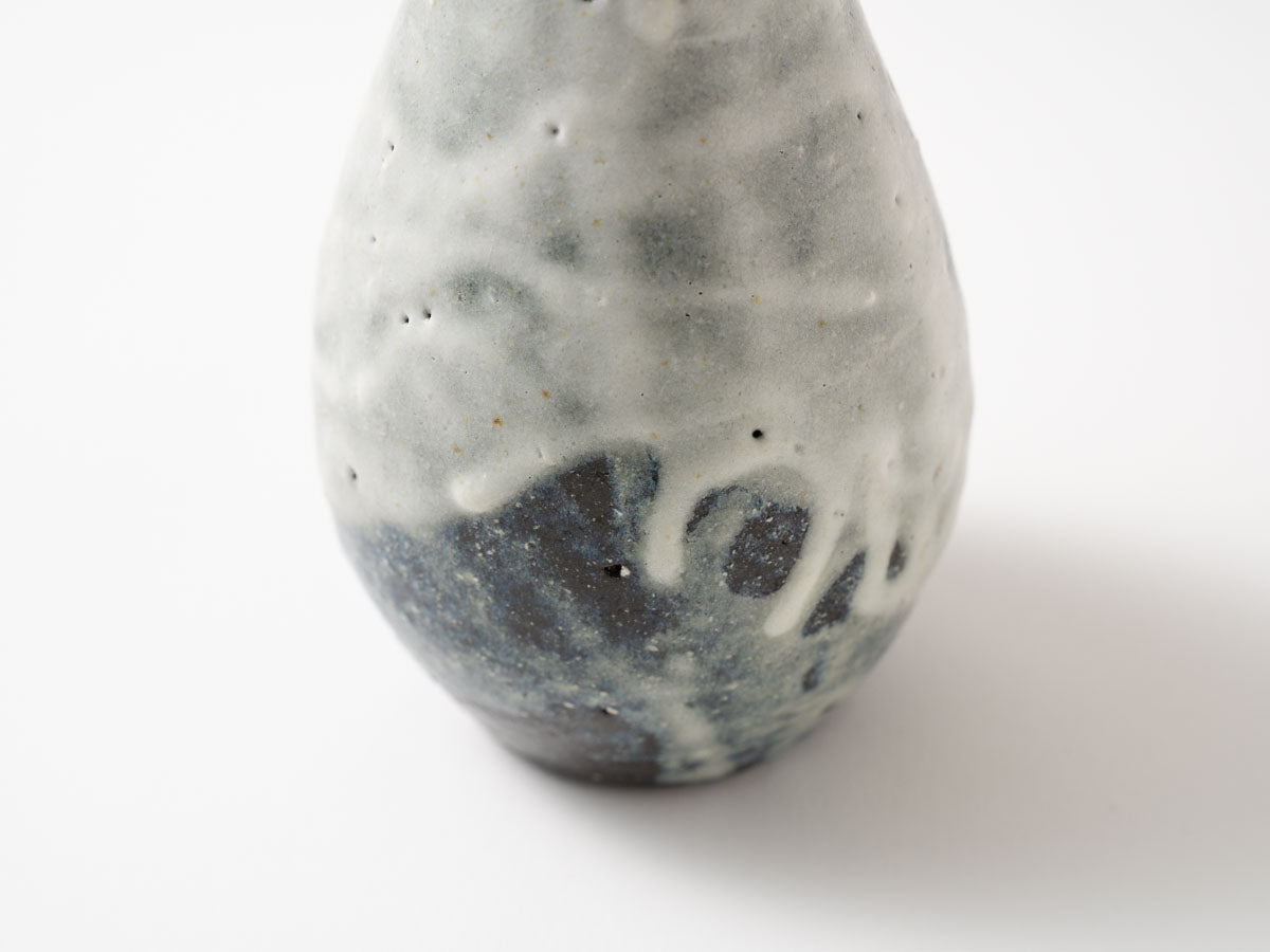 藁灰花器 中 a【平井悠一】