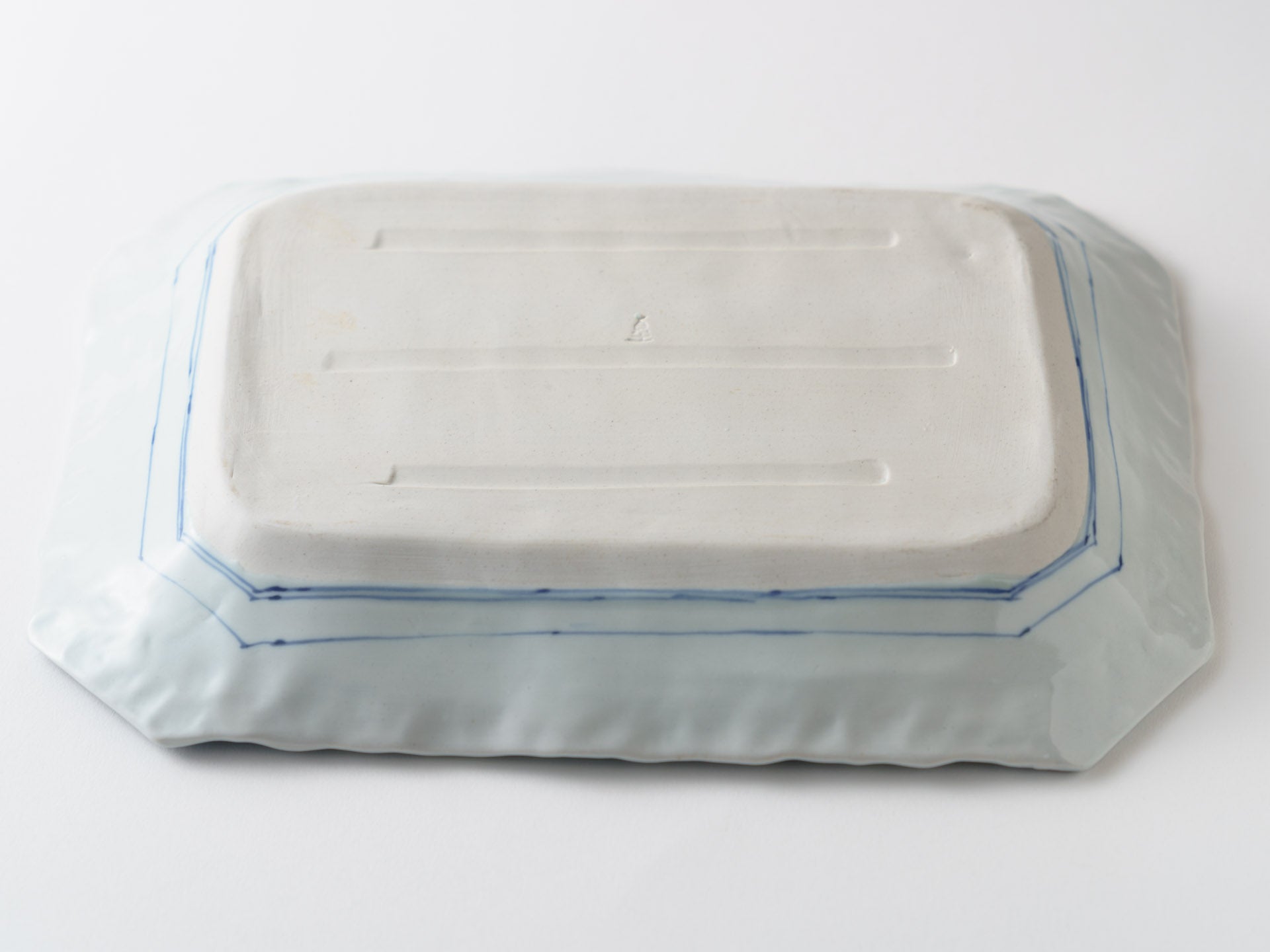 しのぎ染付花つくし角皿【松尾貞一郎】