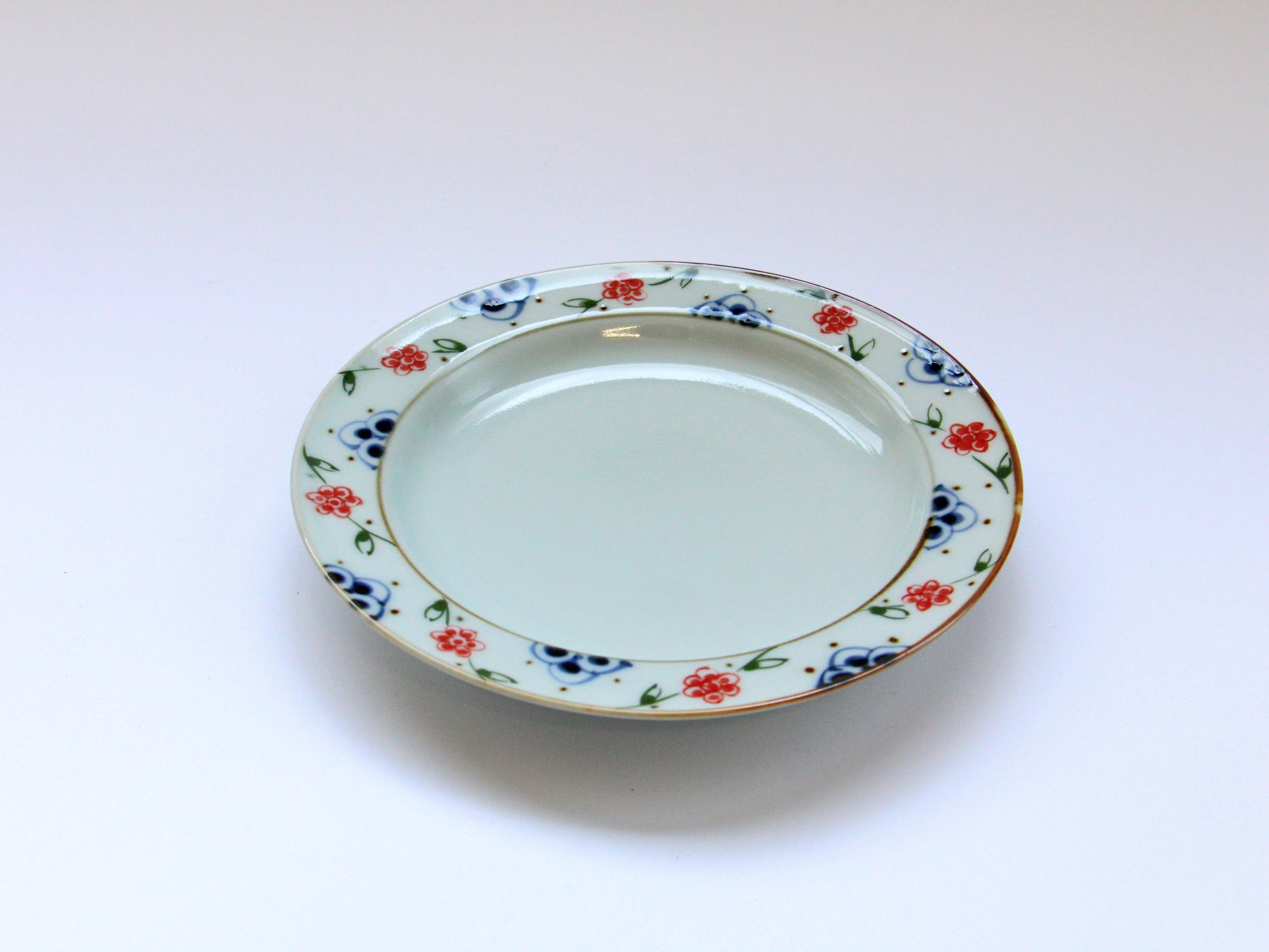 つる花唐草リムプレート赤 小【徳七窯】