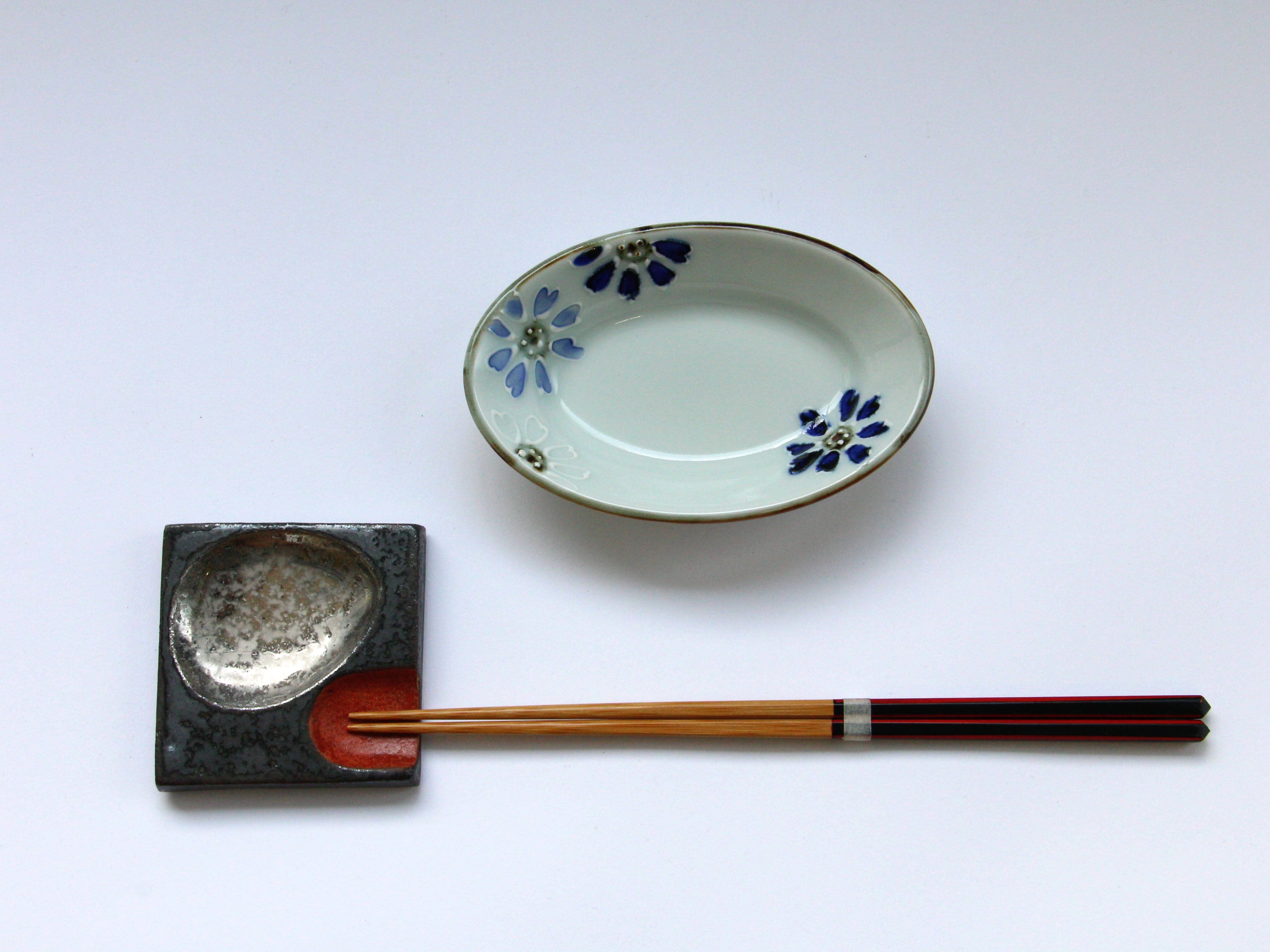 一珍小花ちらし楕円鉢 小【徳七窯】