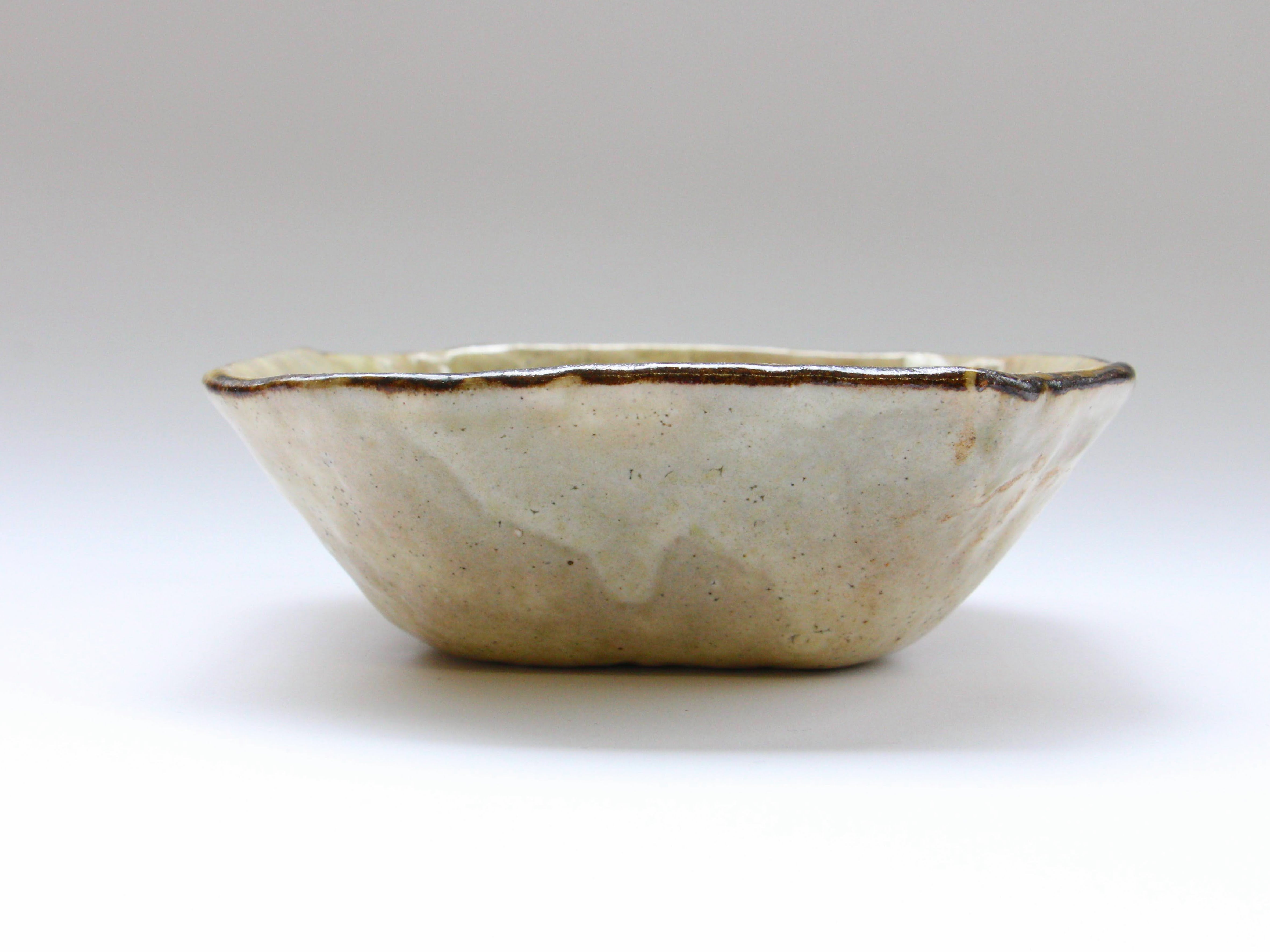 黄粉引角切り角小鉢【小栗大幸】