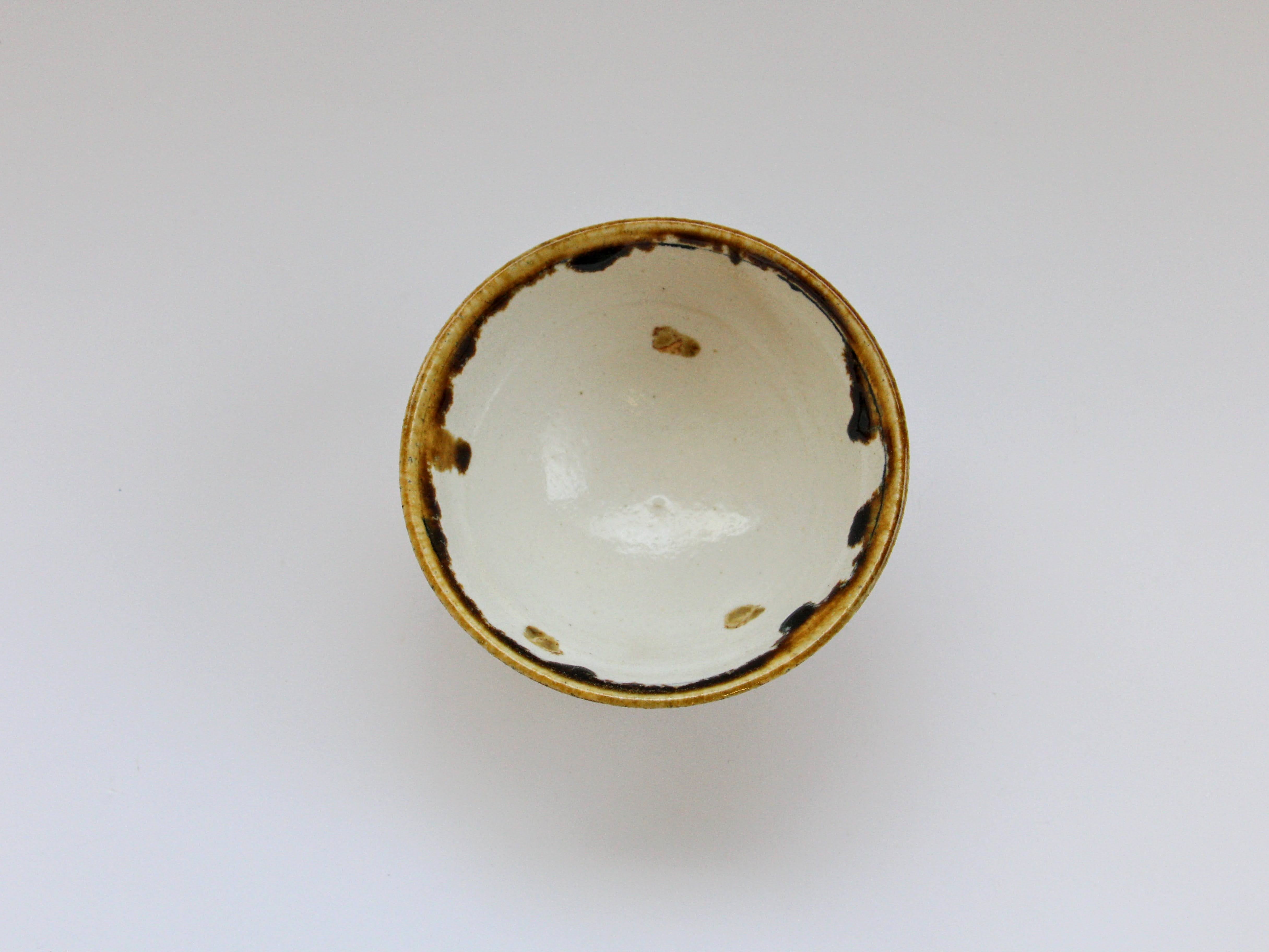 白化粧線刻黄ドット飯碗【山本一仁】