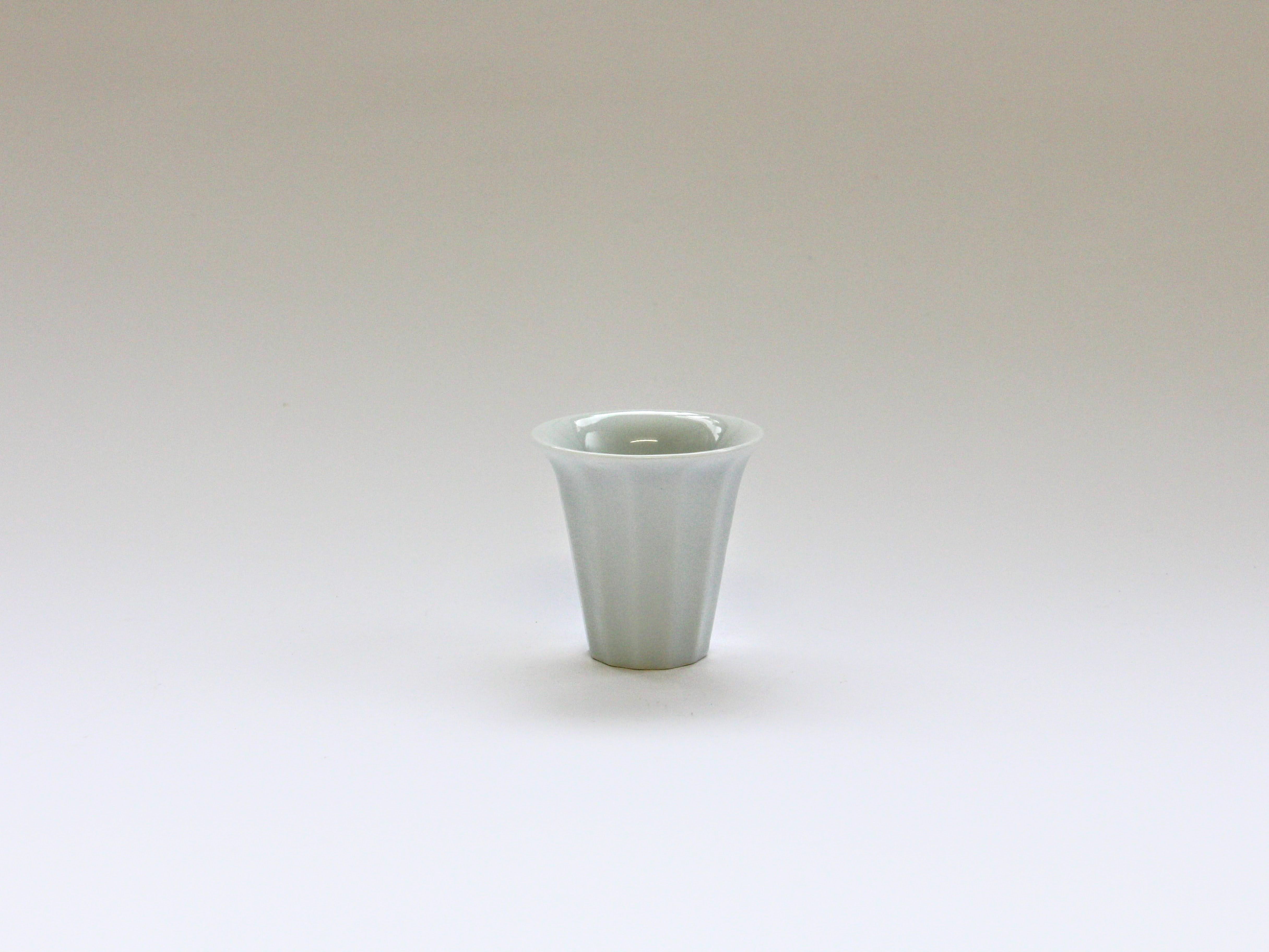 面取ラッパぐい呑 白【聖陶苑】