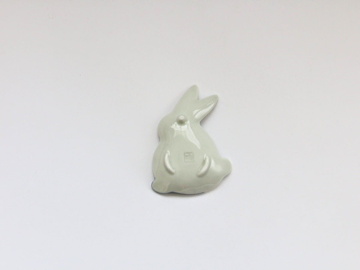 古染波うさぎ豆小皿【伝平窯】