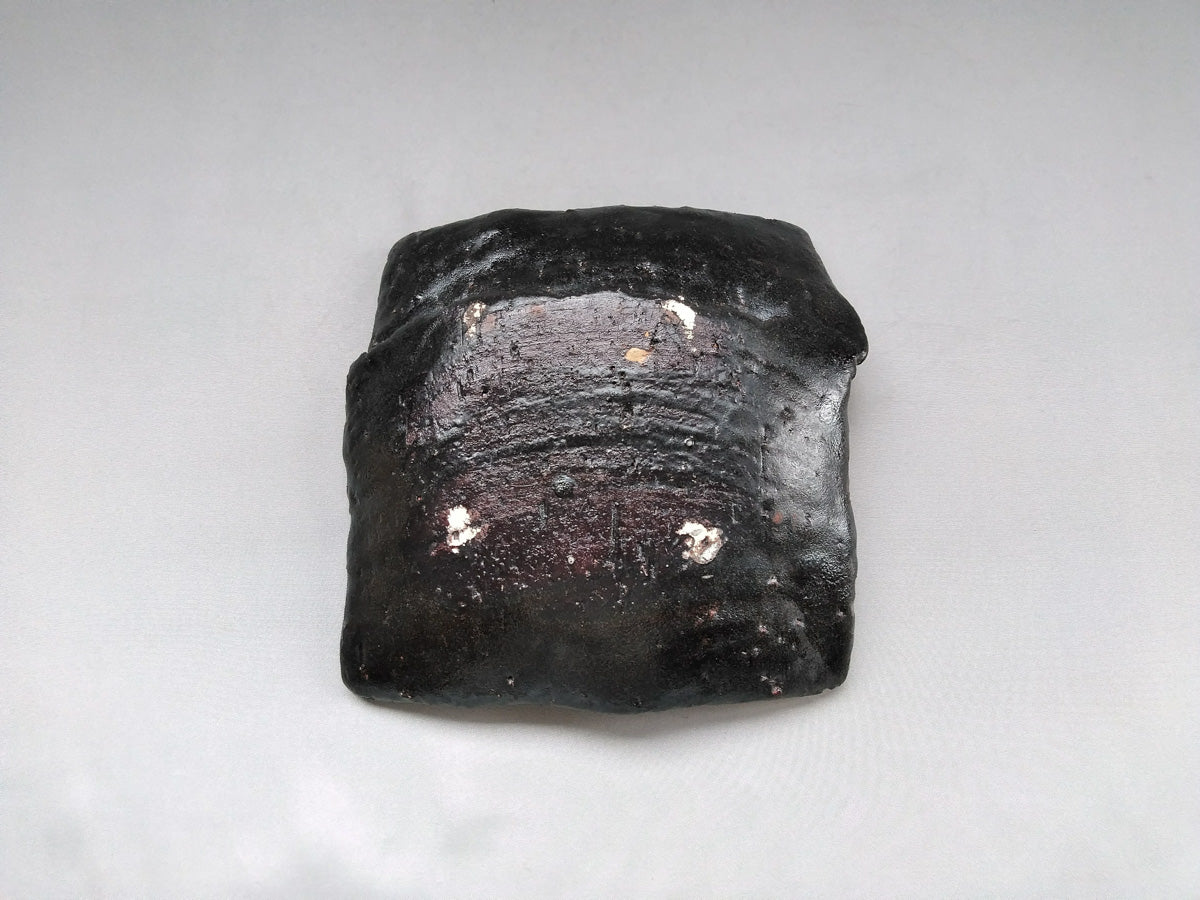 黒釉丸紋貼合角取皿【山本一仁】