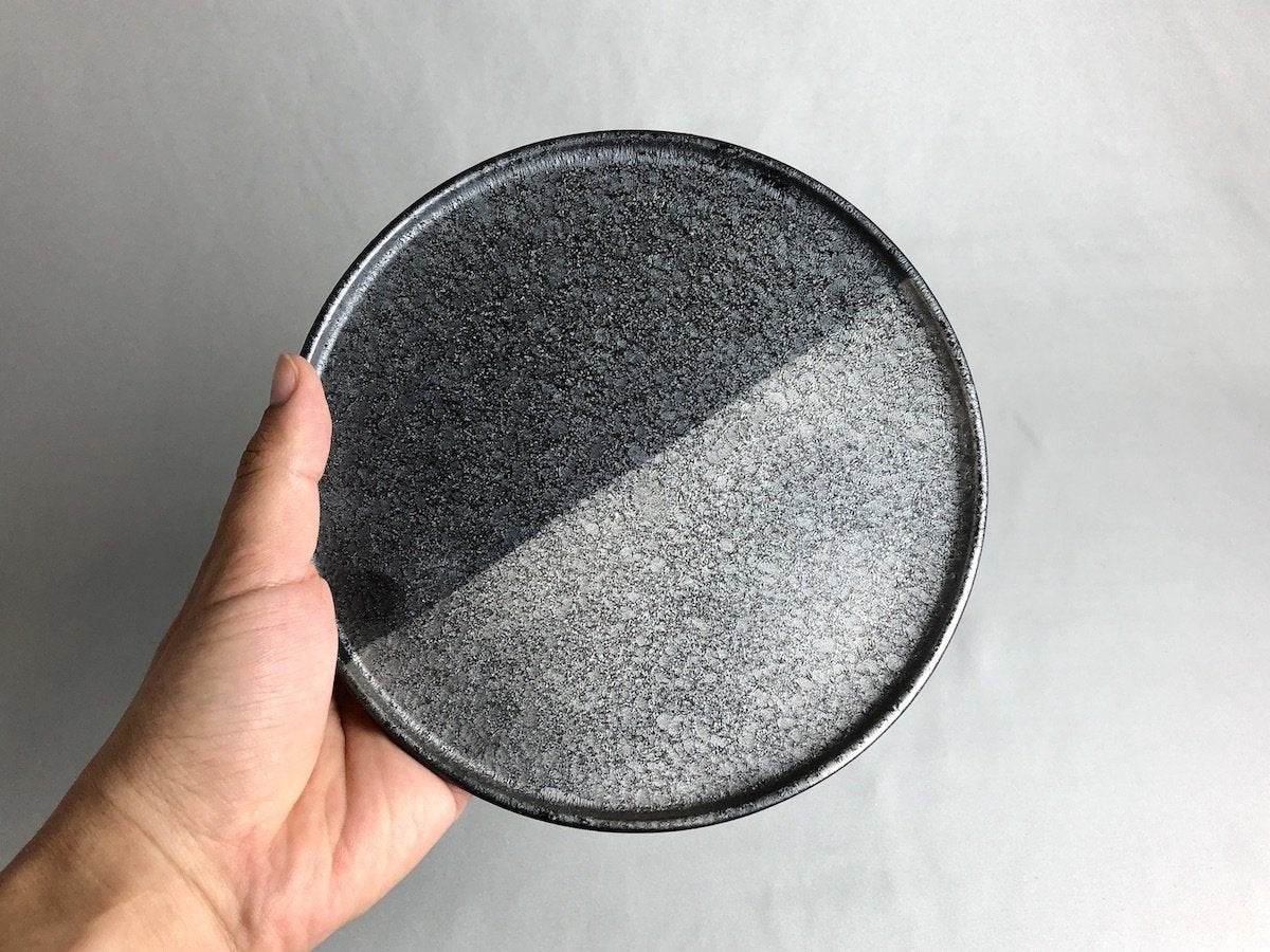 晶半銀塗18cm渕付丸皿【陶悦窯】