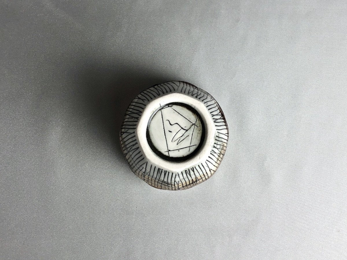 白磁面取カップ梅【鶴琳窯】