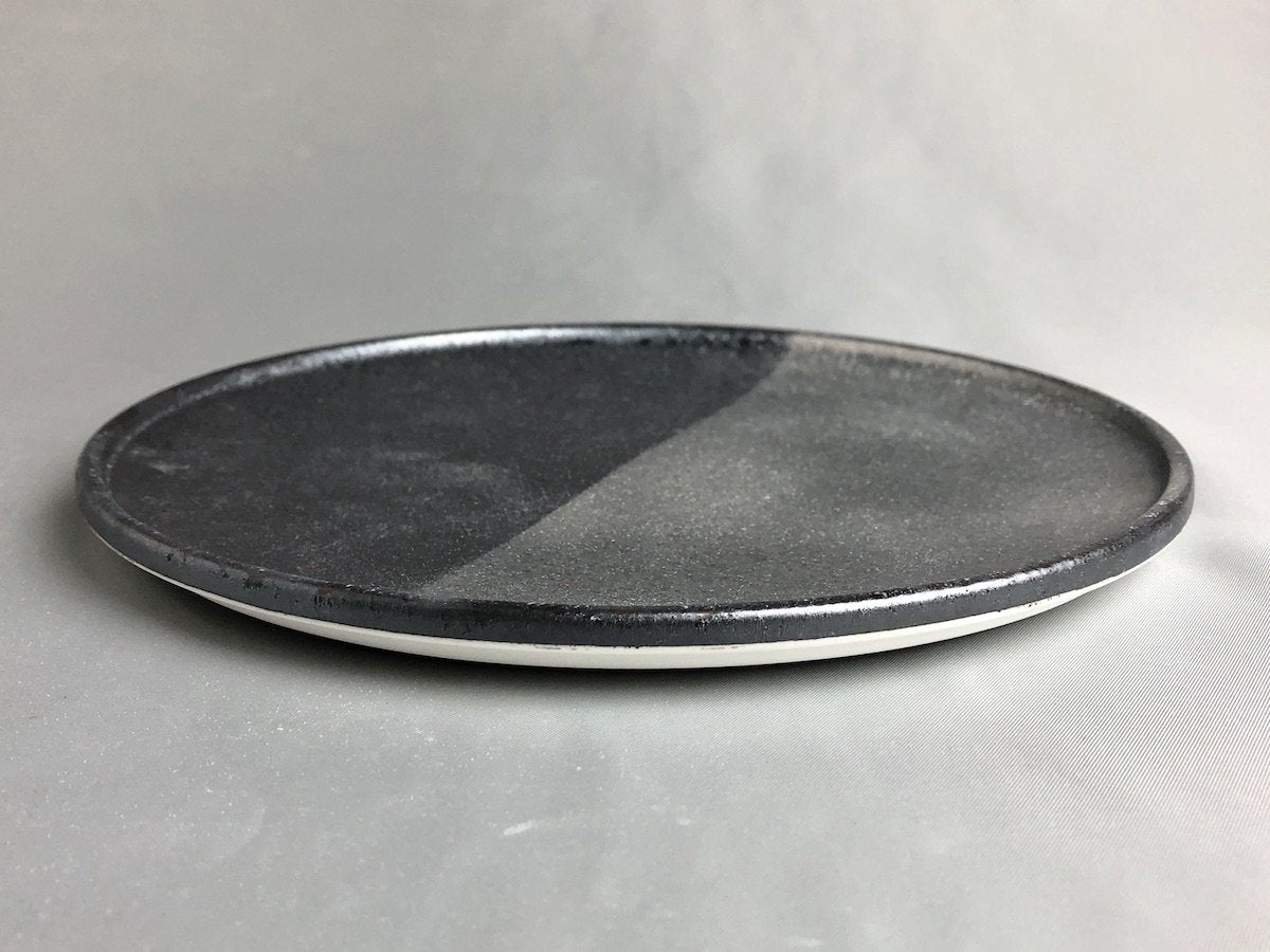 晶半銀塗22cm渕付丸皿【陶悦窯】