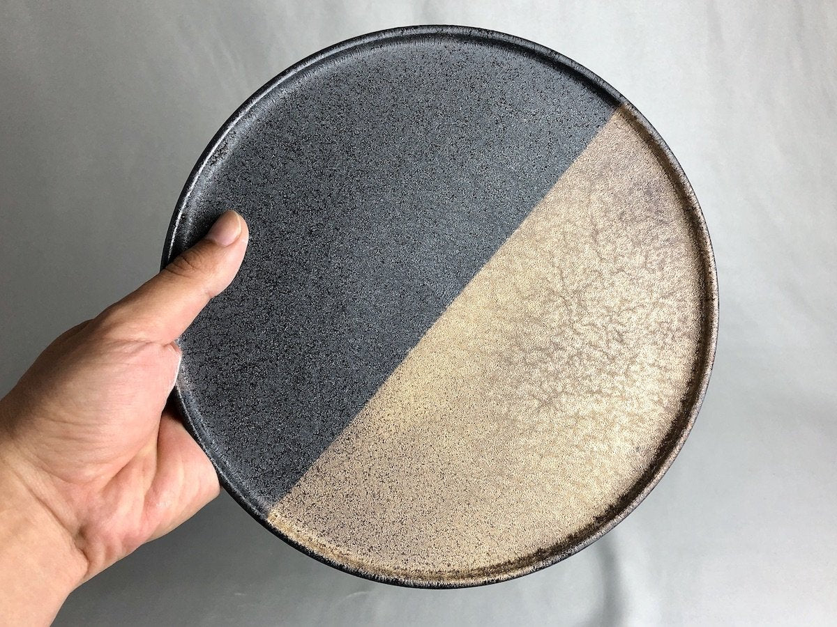 晶半金塗22cm渕付丸皿【陶悦窯】