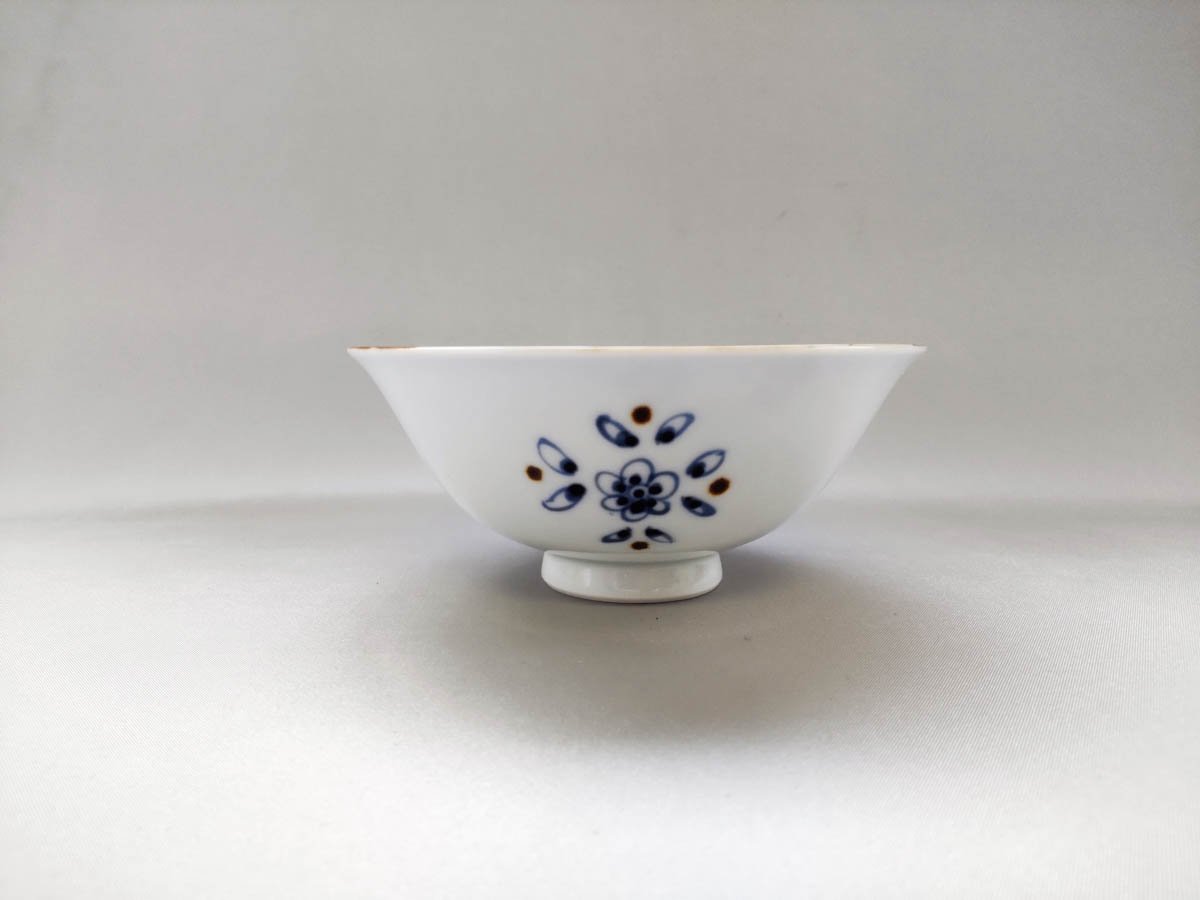 つる花唐草飯碗大【徳七窯】