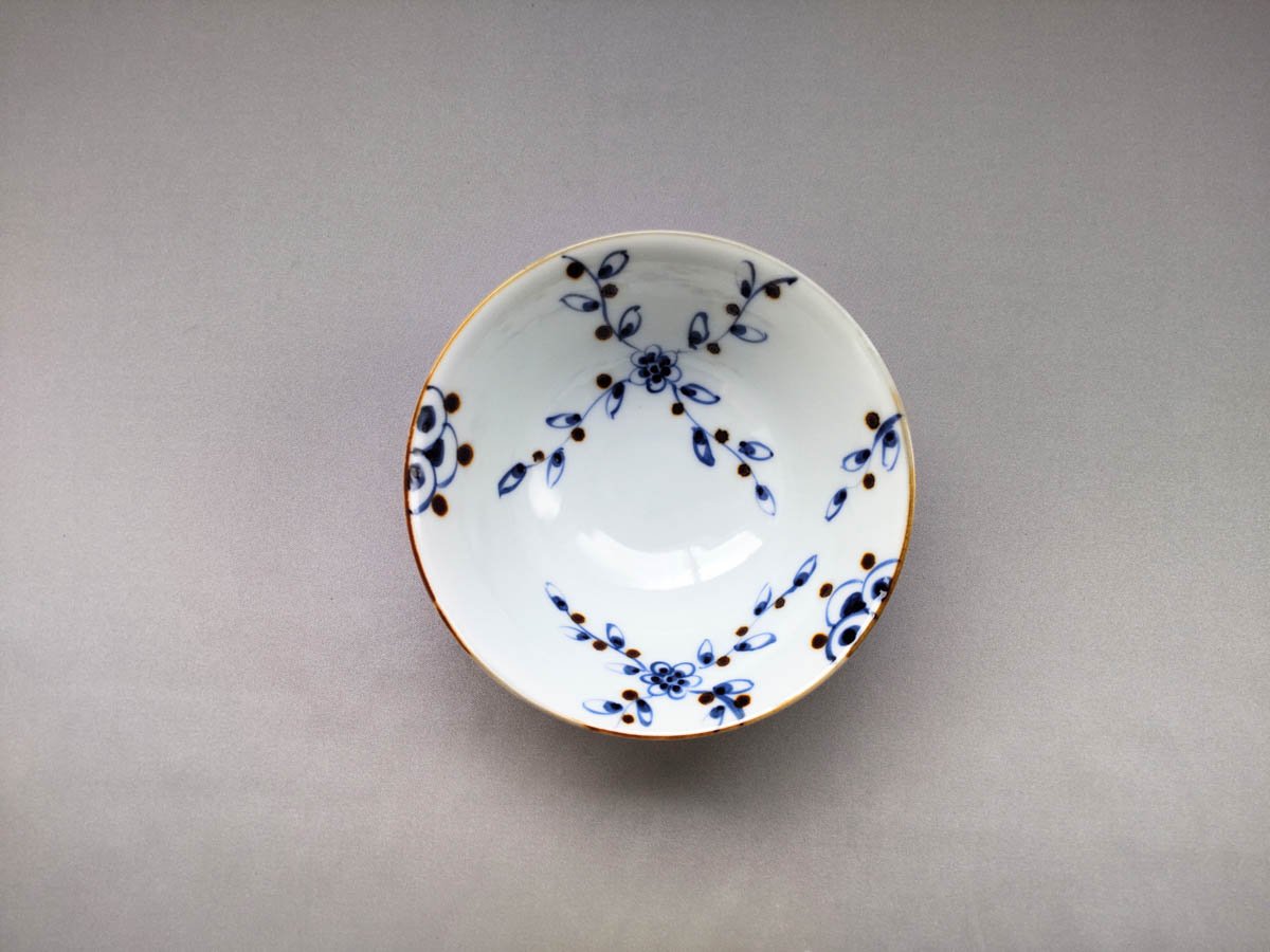 つる花唐草飯碗大【徳七窯】