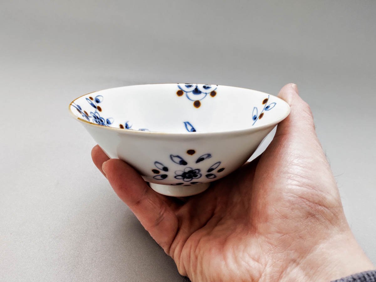 つる花唐草飯碗大【徳七窯】