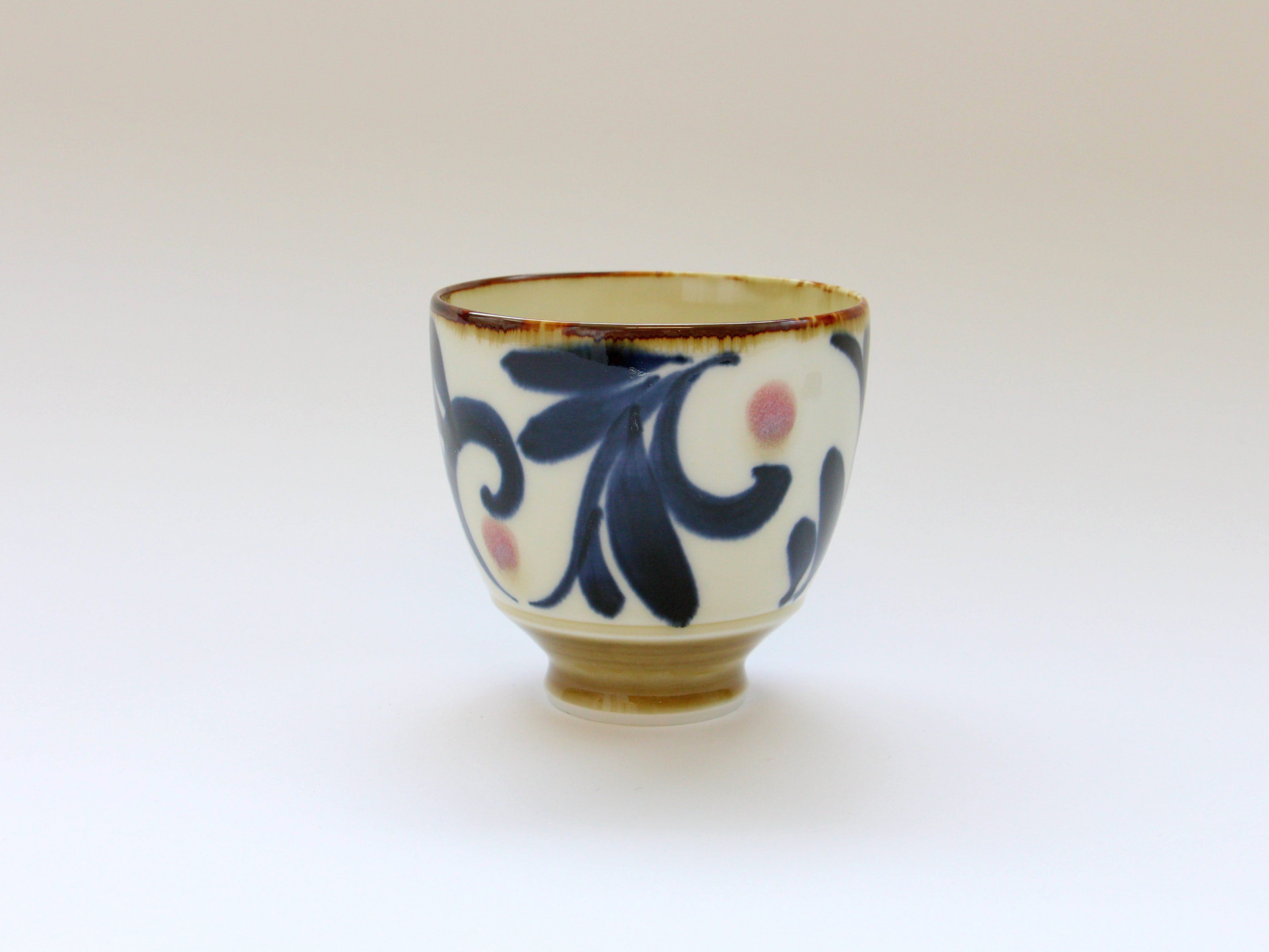 コハク唐草湯呑 赤【福峰窯】