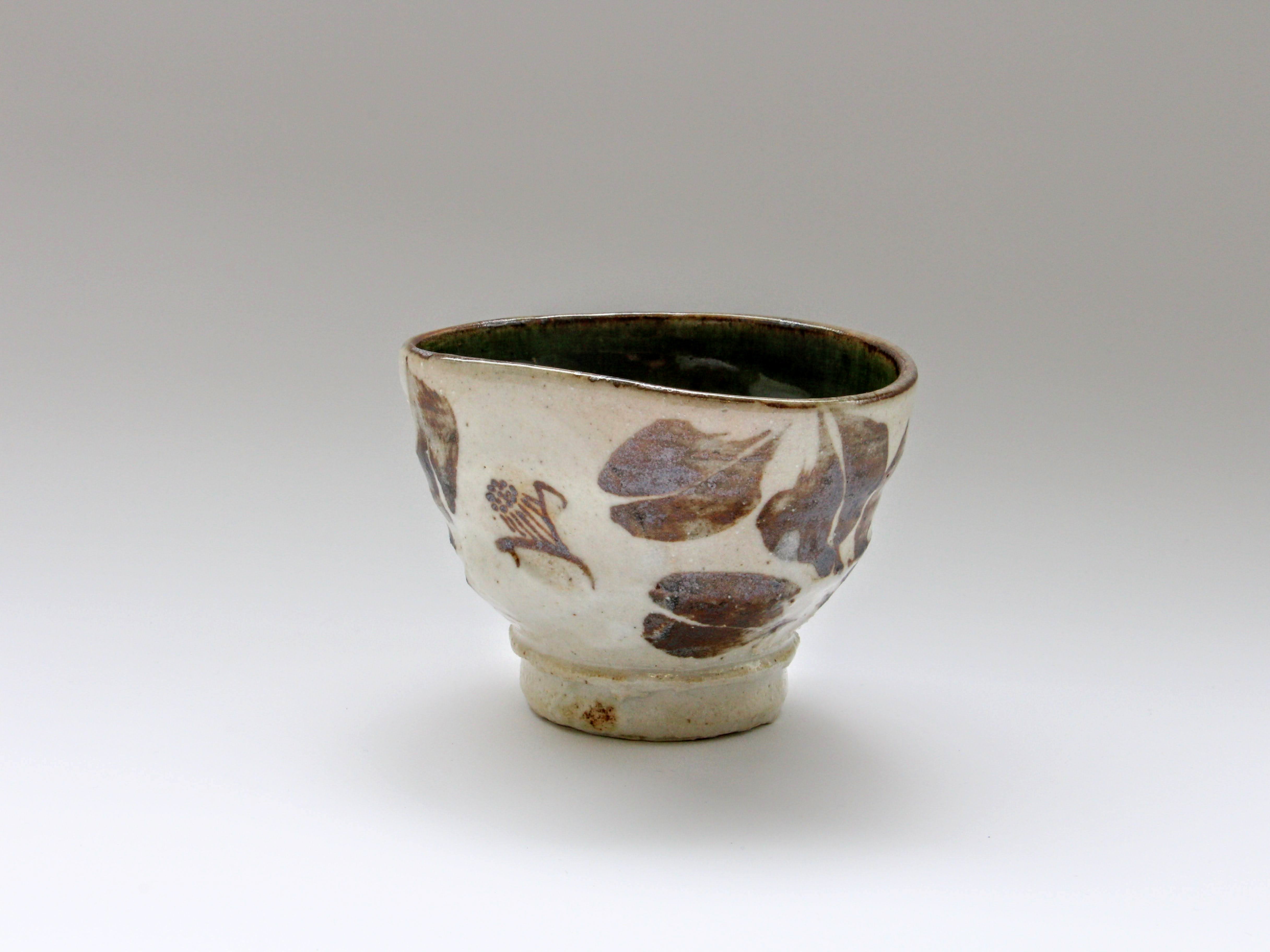 内織部椿紋変形大汲出【君波延昌】