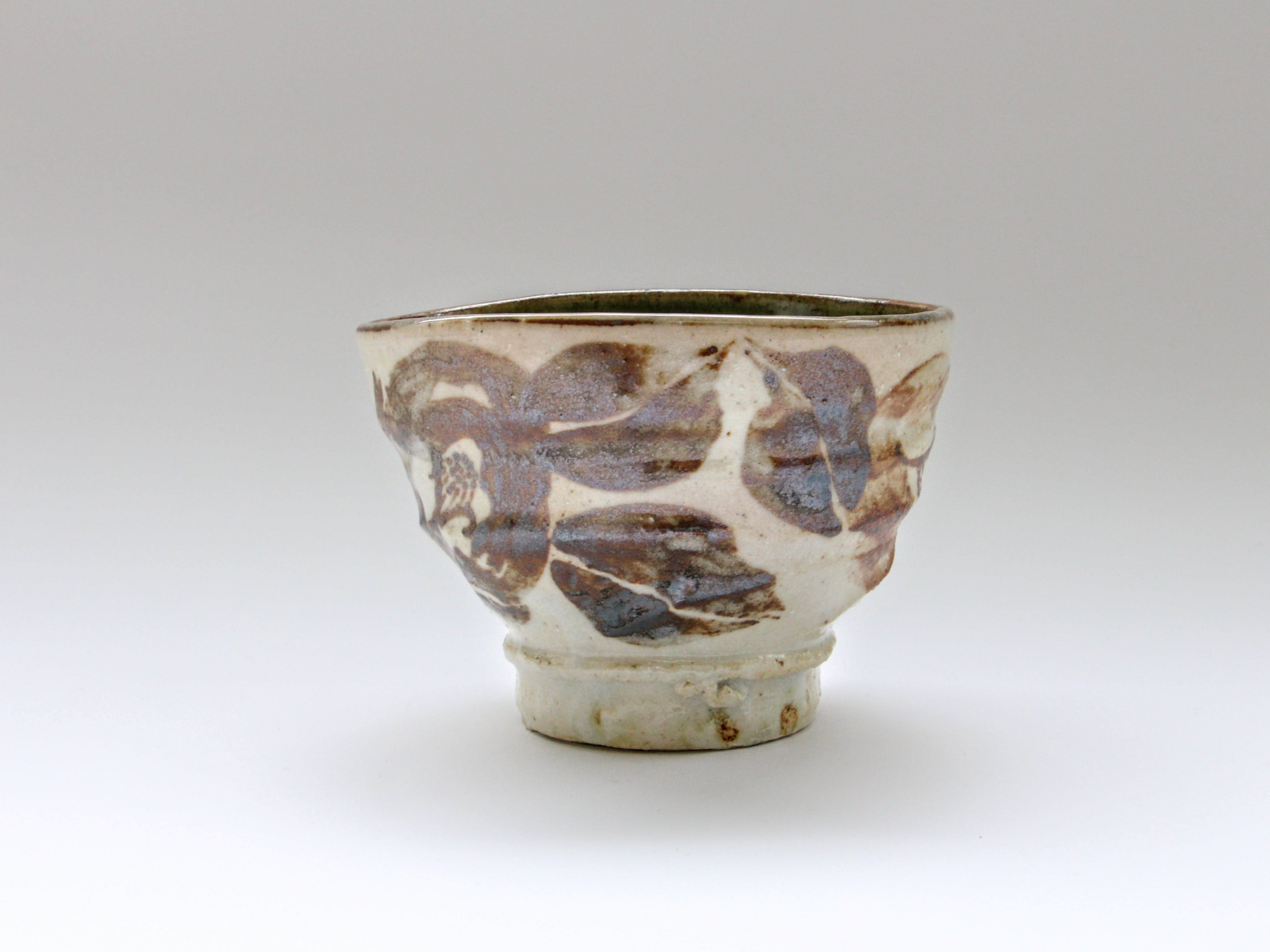 内織部椿紋変形大汲出【君波延昌】