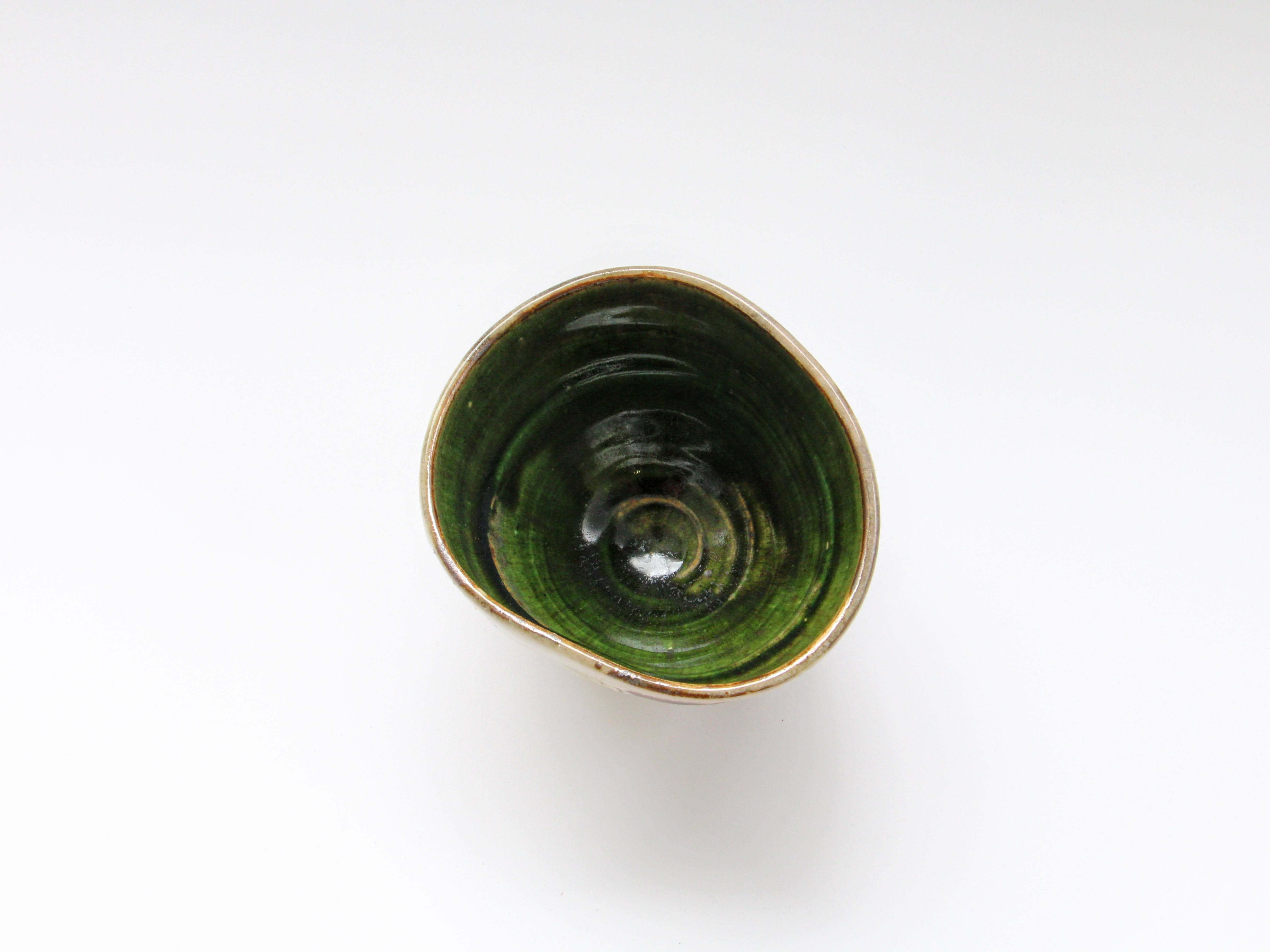 内織部椿紋変形大汲出【君波延昌】