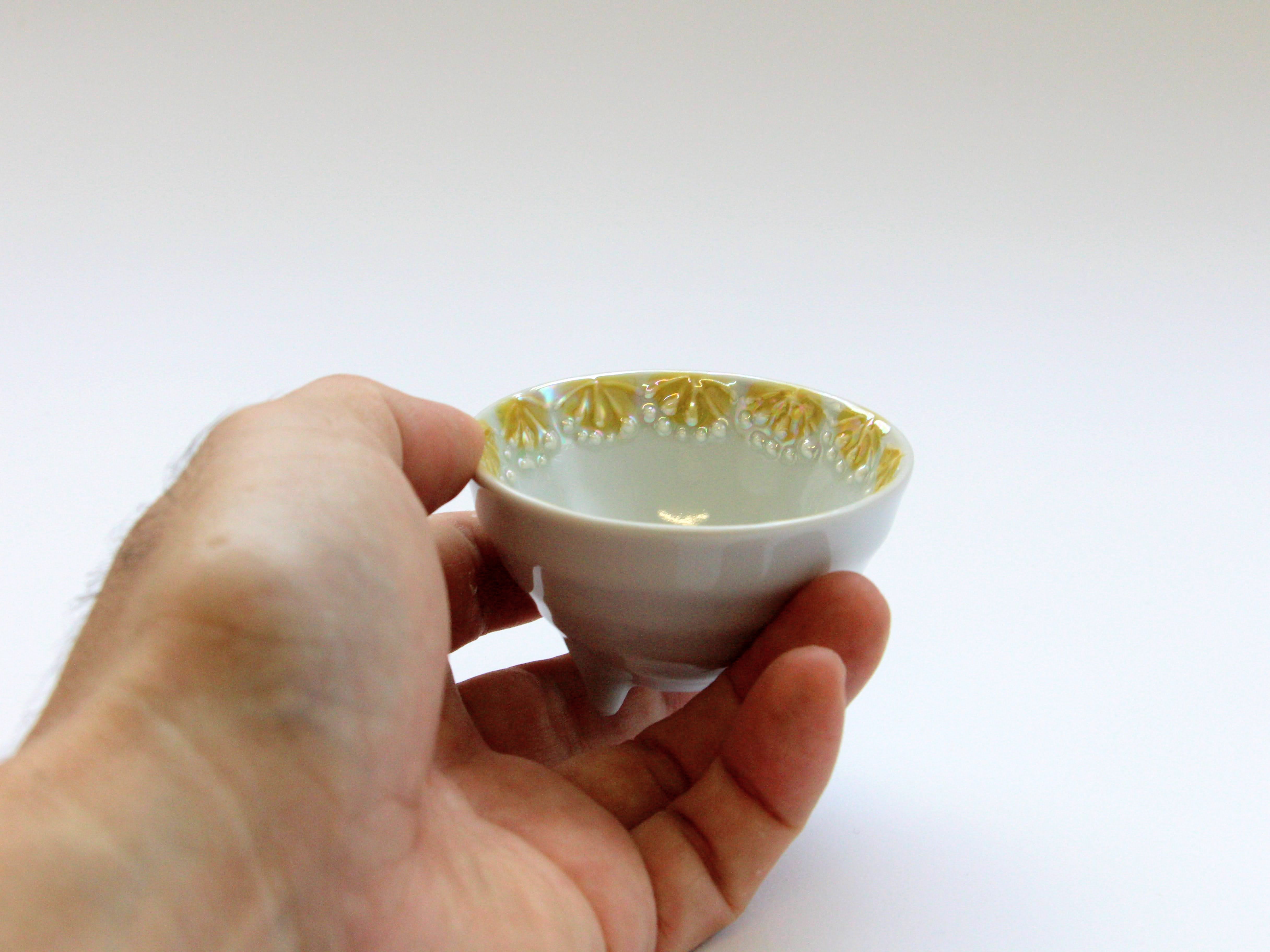 ラスターしべ紋三つ足小付 黄【徳七窯】