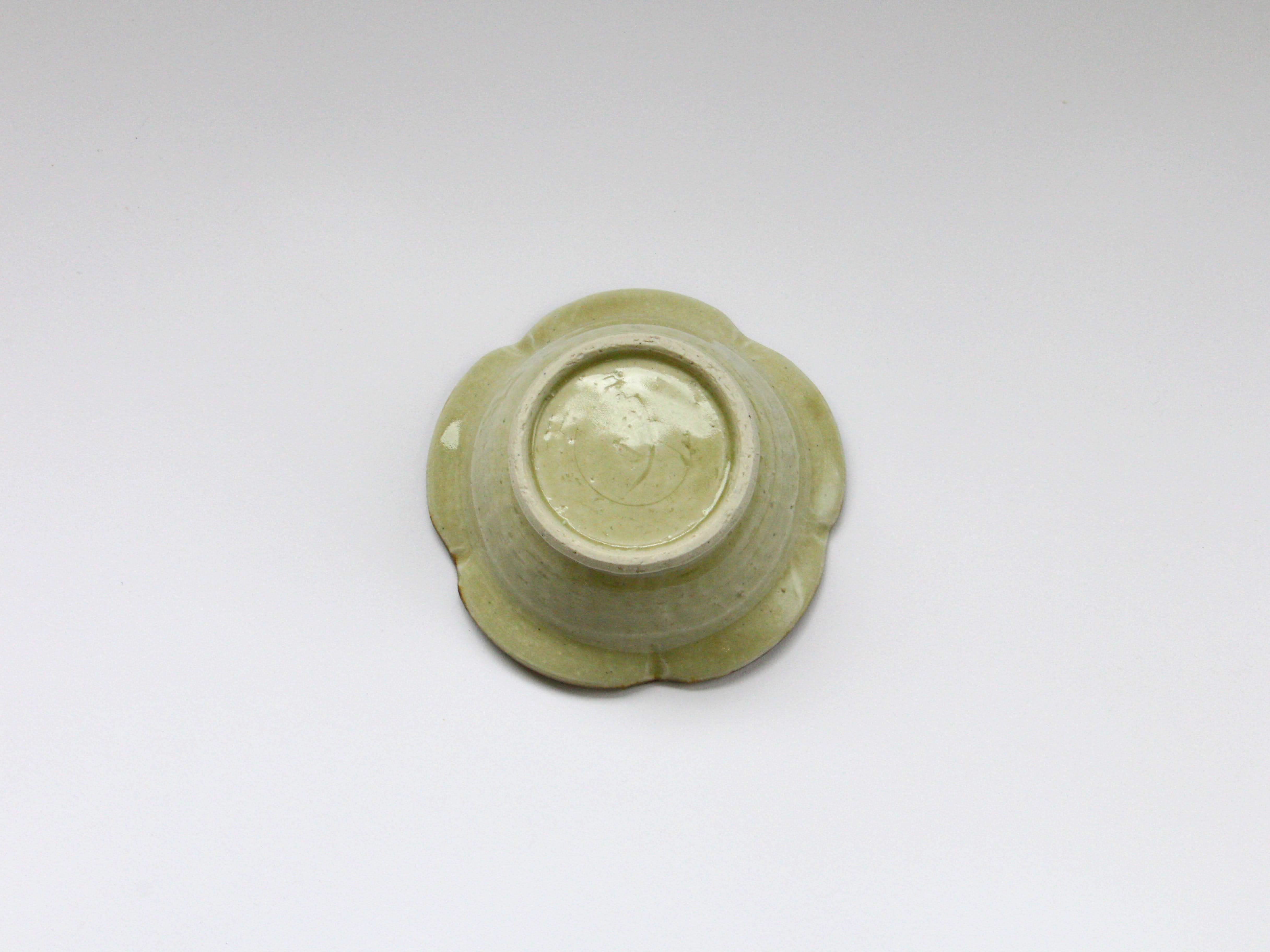 灰釉輪花小鉢【加藤淳】