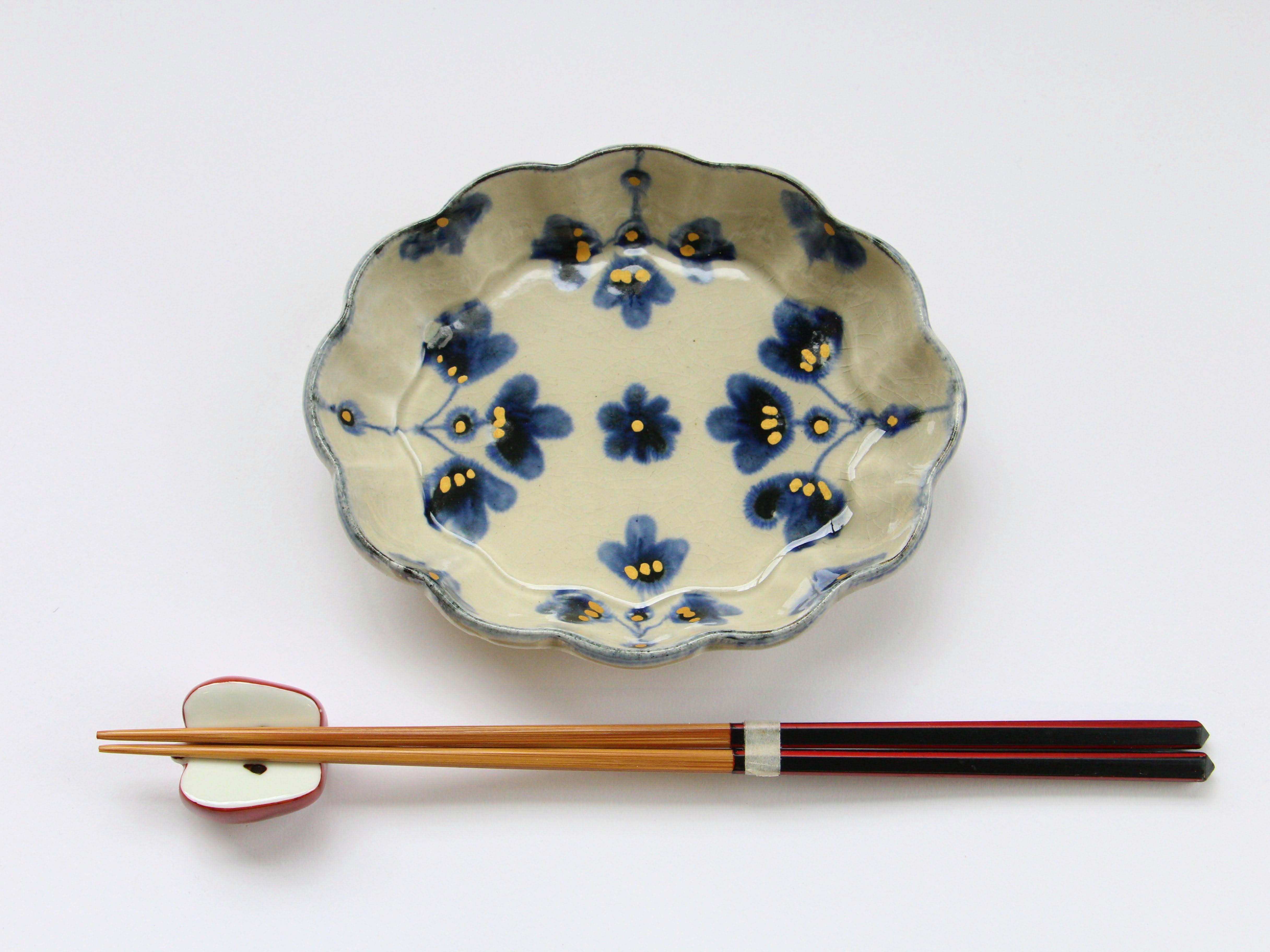 金彩灰泥釉草花紋波渕楕円皿【喜鶴製陶】