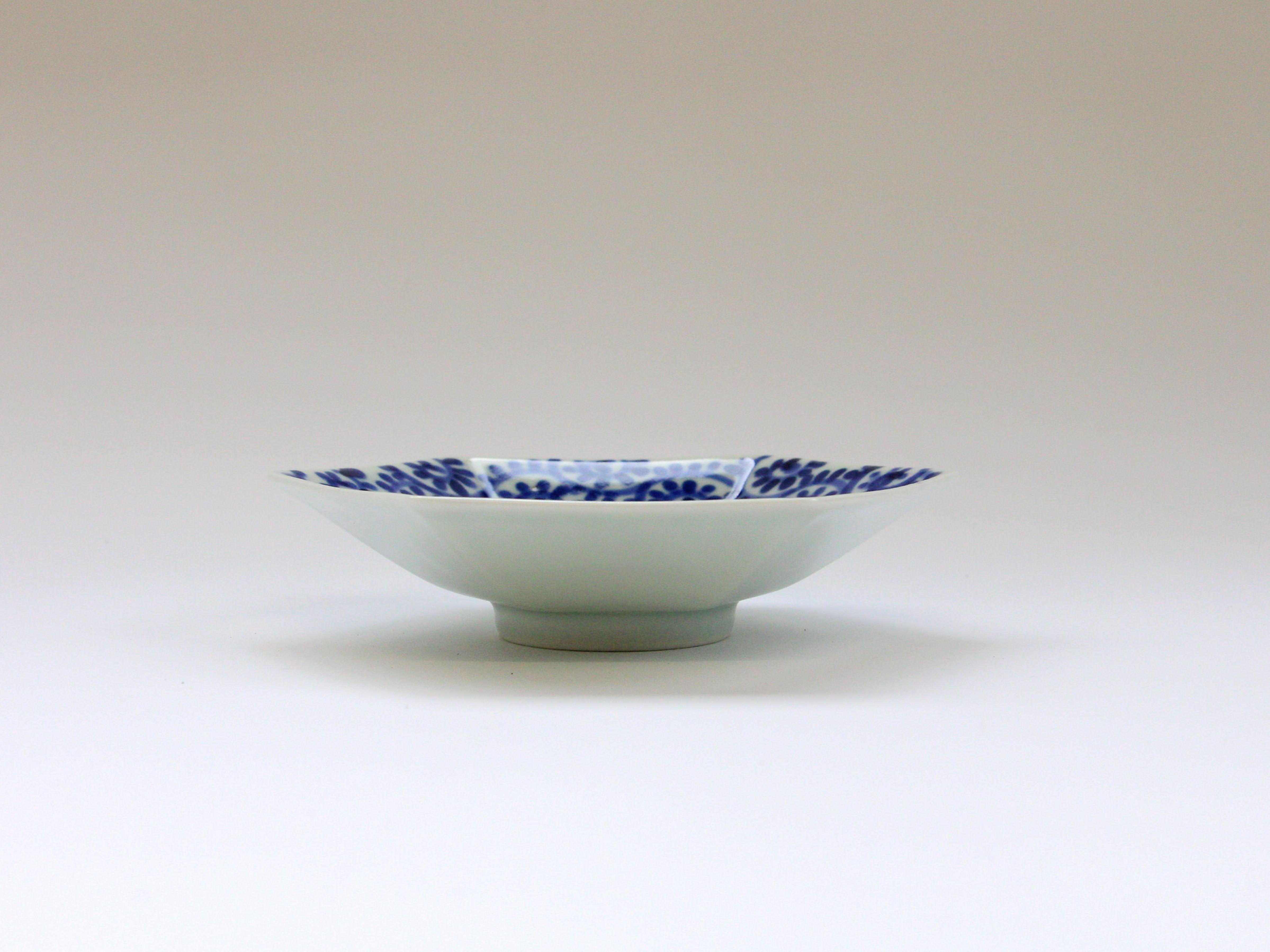 渕たこ唐草六角皿【梶謙製磁】