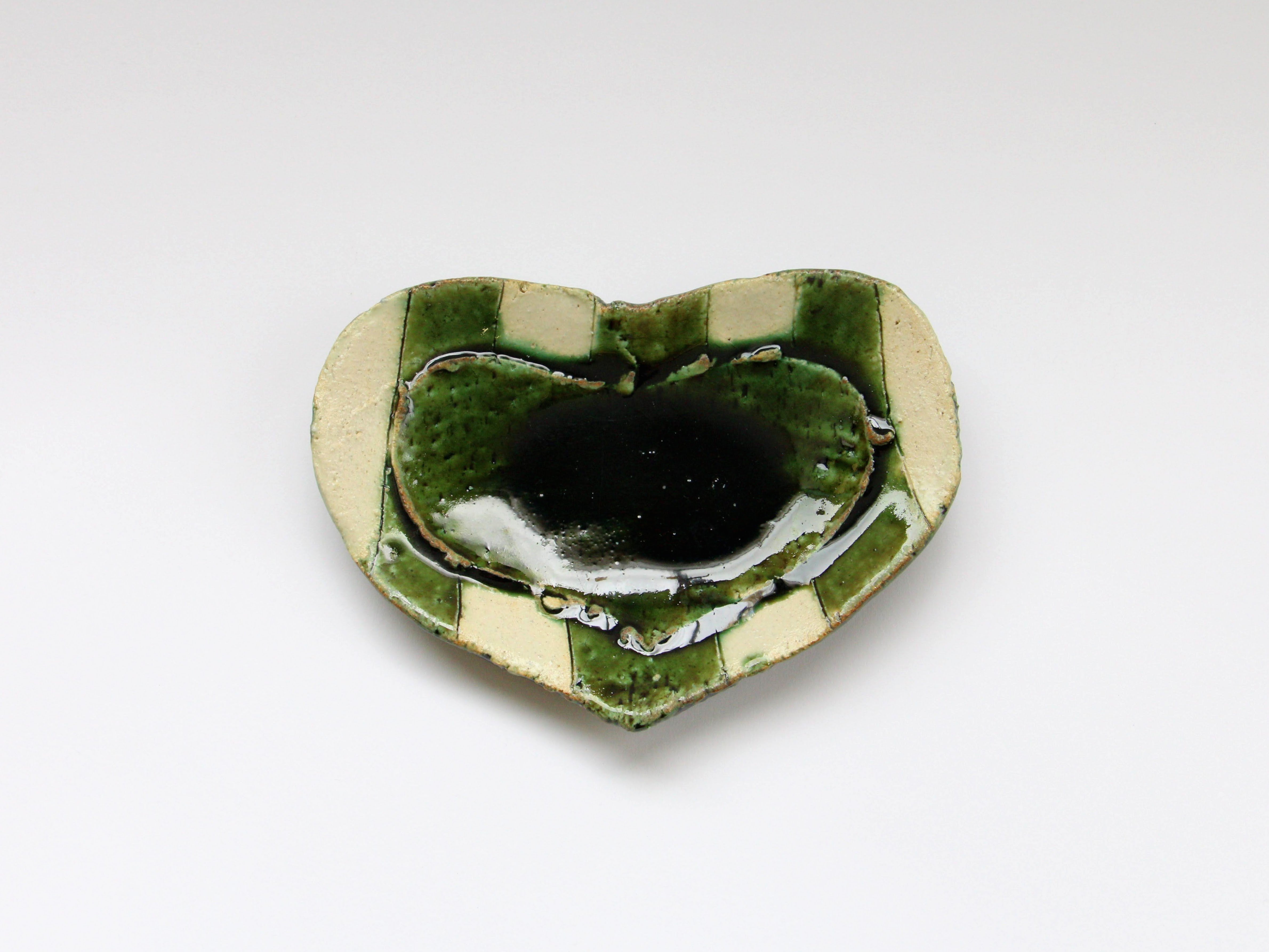 織部ストライプハート皿 小【山本一仁】