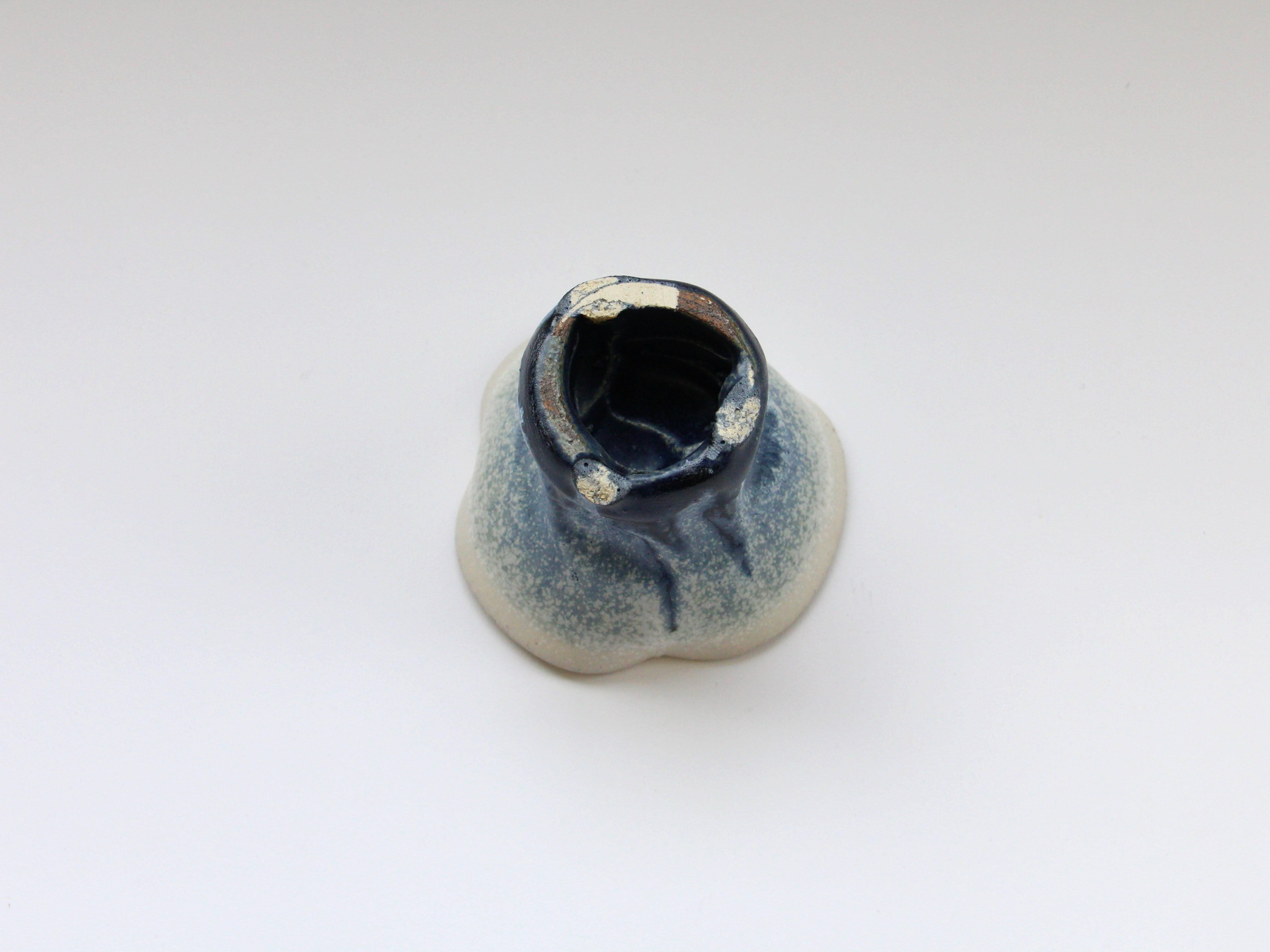 紺碧釉白マット輪花高台小鉢【山本一仁】