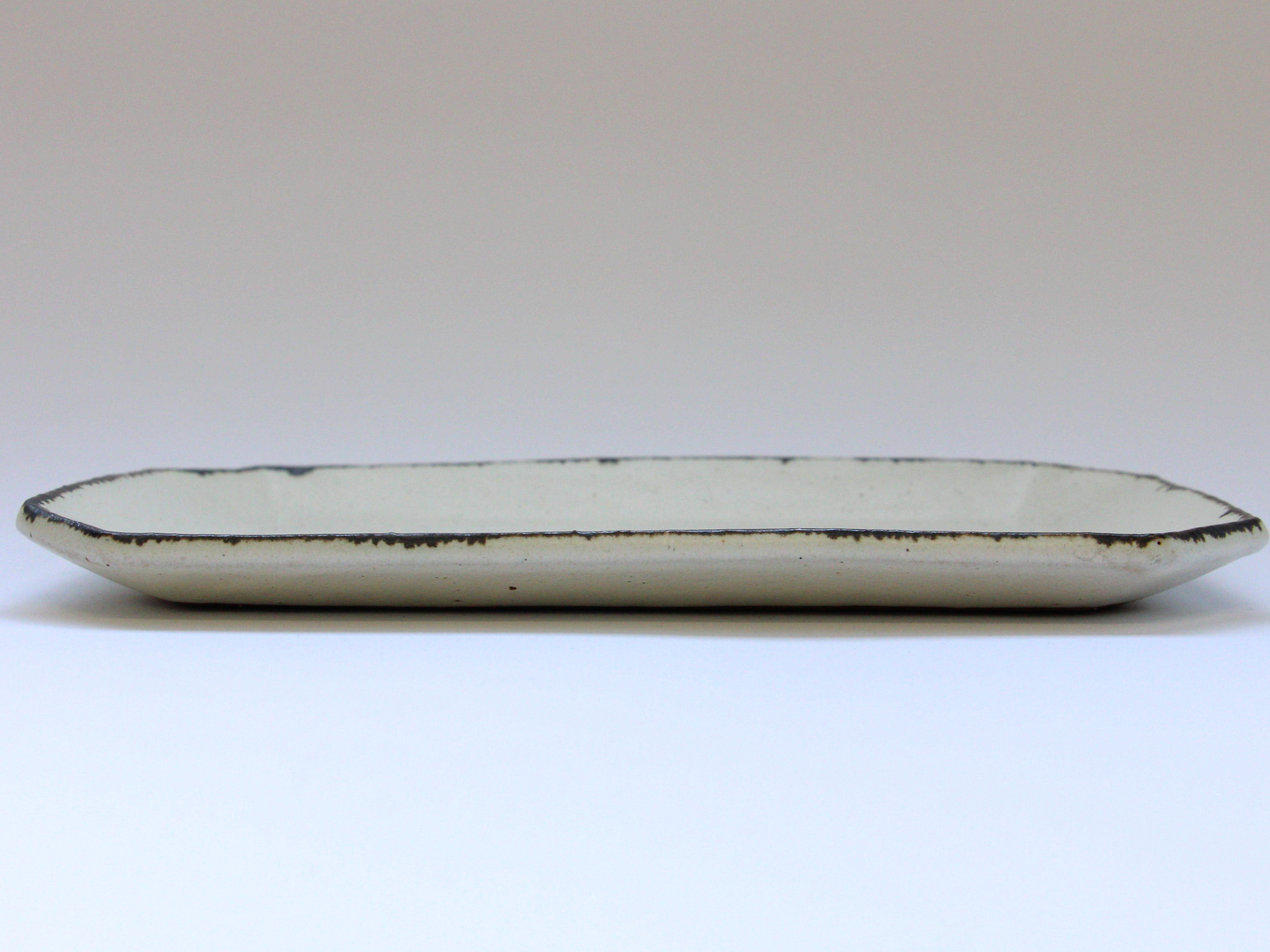 白泥隅切長角皿【文山香菜江】