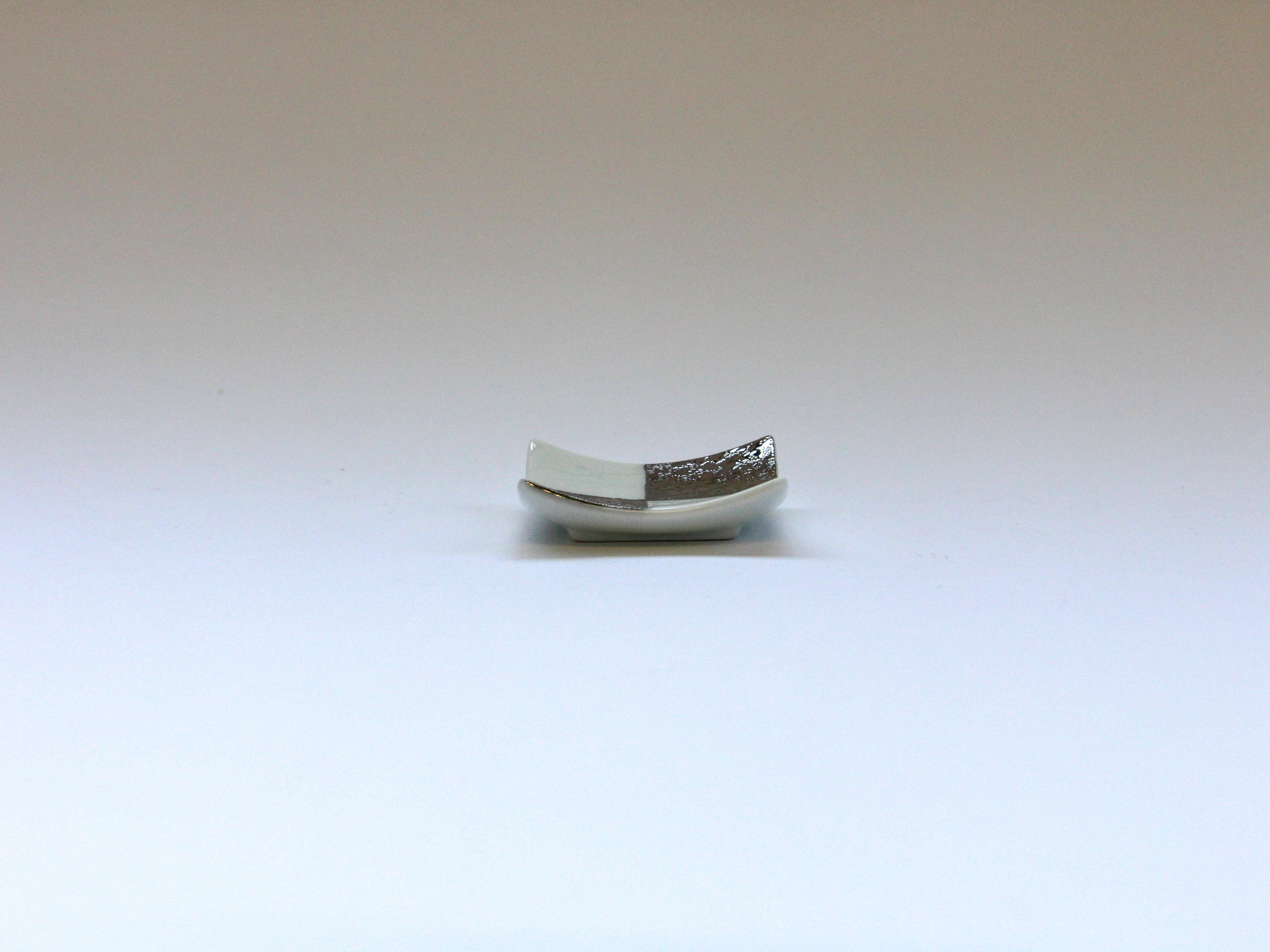 市松柄反正角 小 白銀【聖陶苑】