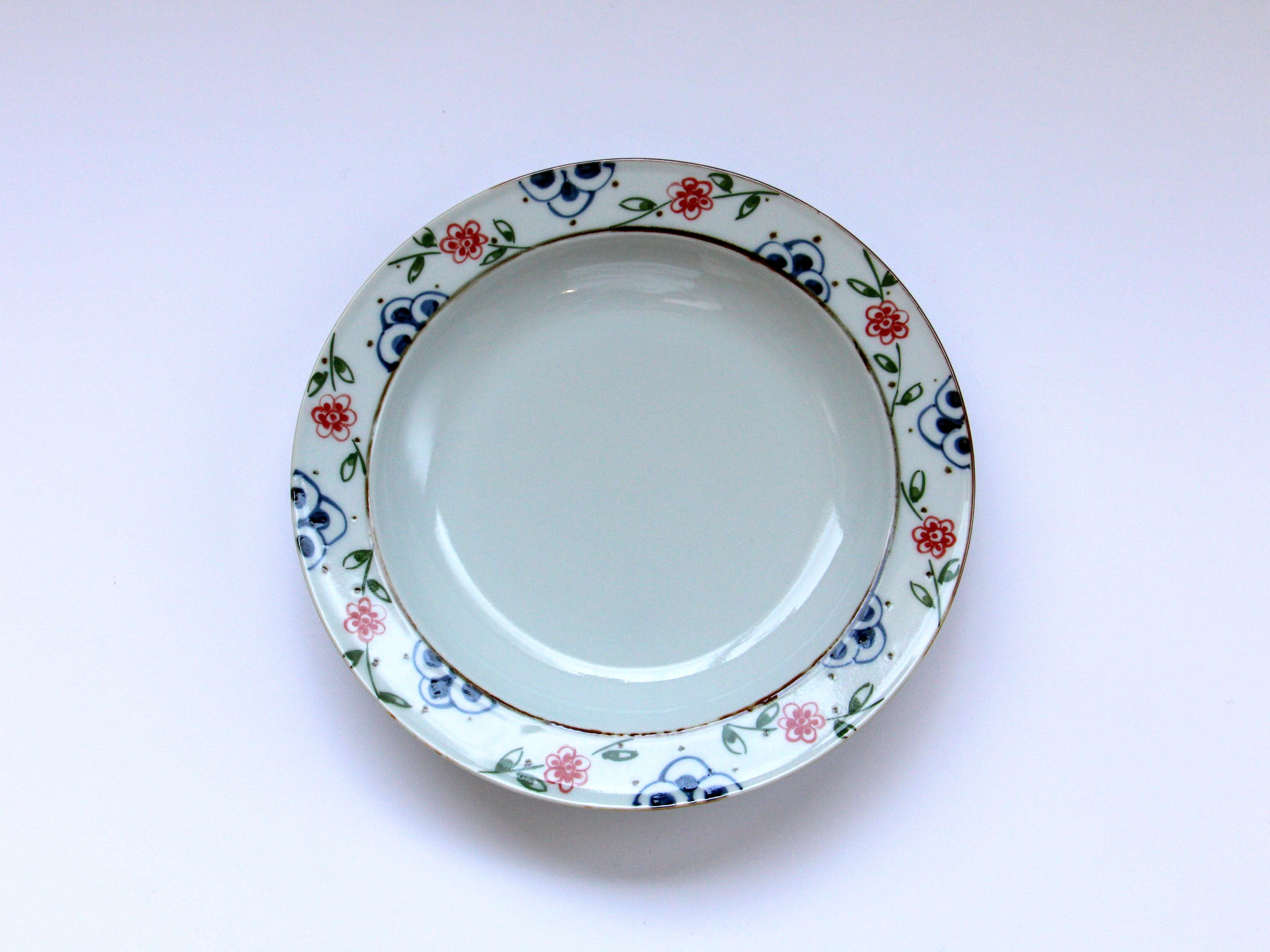 つる花唐草リムプレート赤 大【徳七窯】