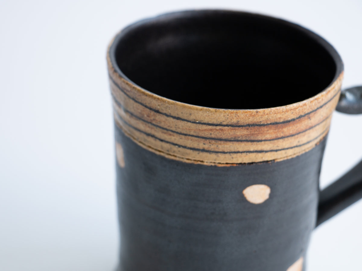 黒釉線刻ドット筒マグ【山本一仁】