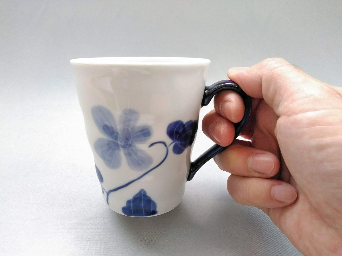 染付すみれ紋マグ 青【江口製陶所】