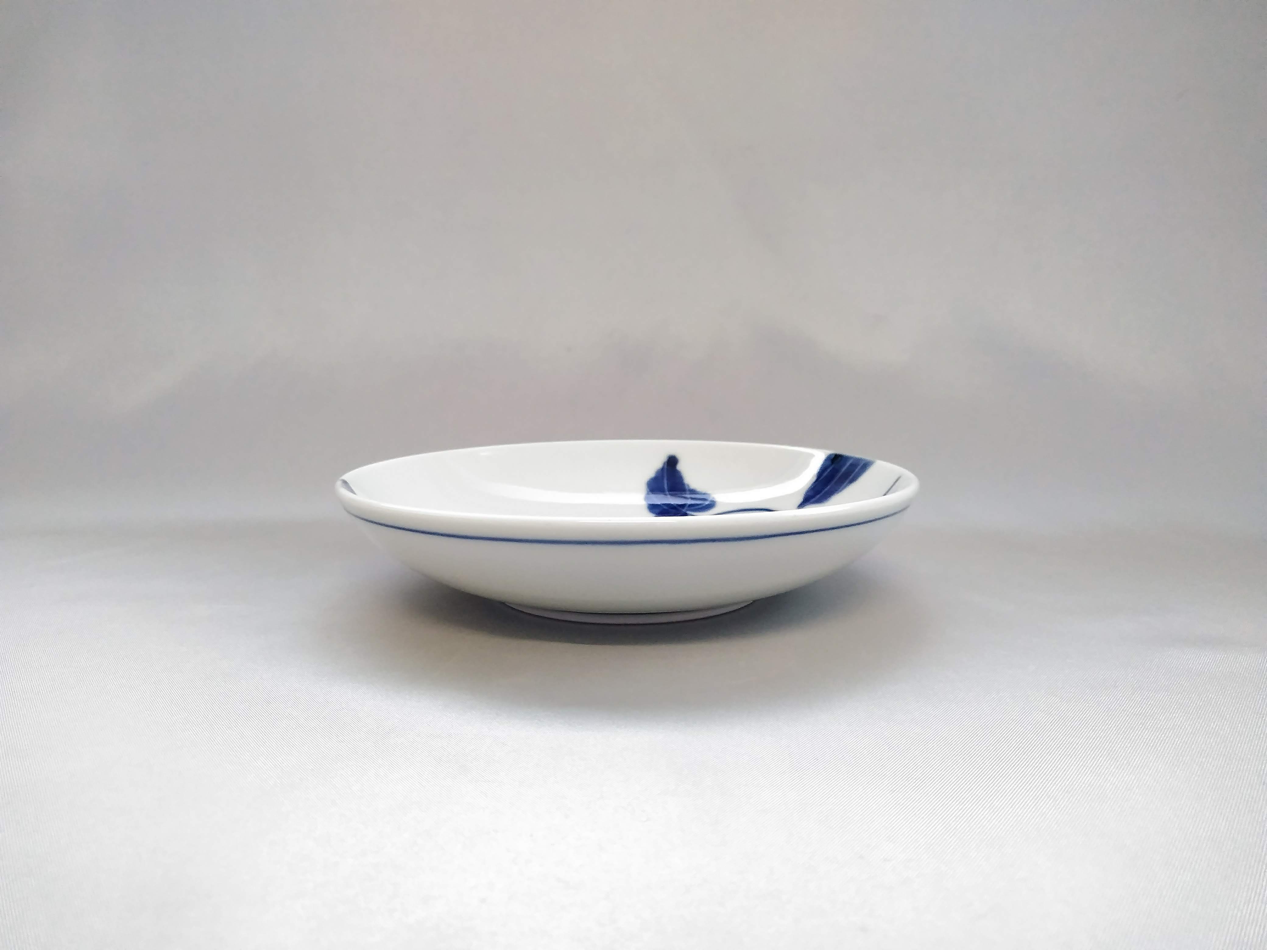 染付すみれ紋5寸丸皿【江口製陶所】