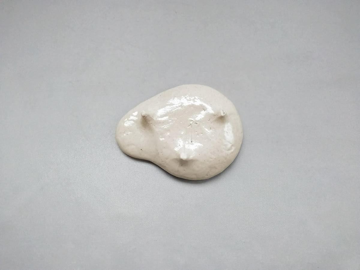 舞牡丹紋まが玉三つ足小皿 青【加藤芳平】