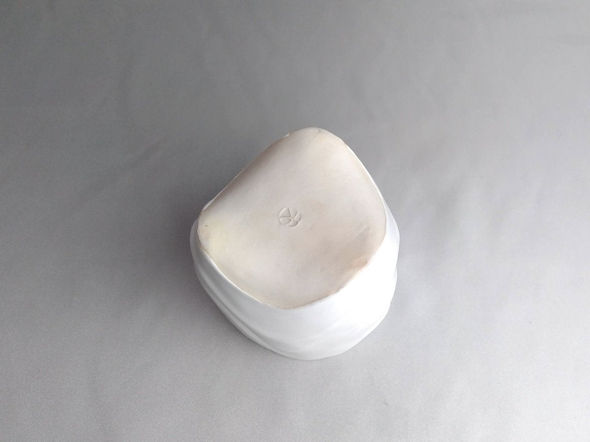 白釉波紋湯呑【大友辰雄】