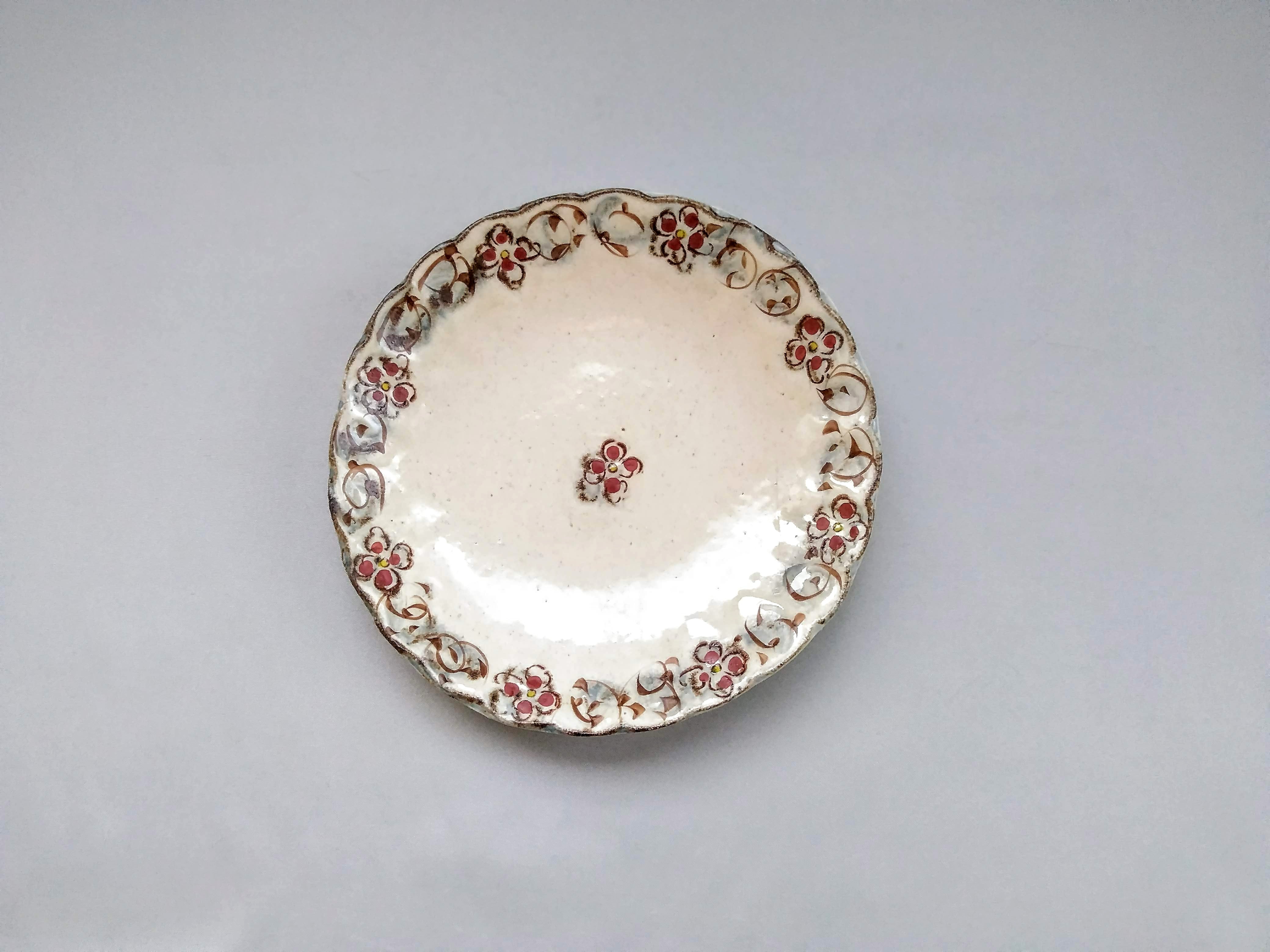 安南赤絵唐草6寸菊皿【日比野正明】