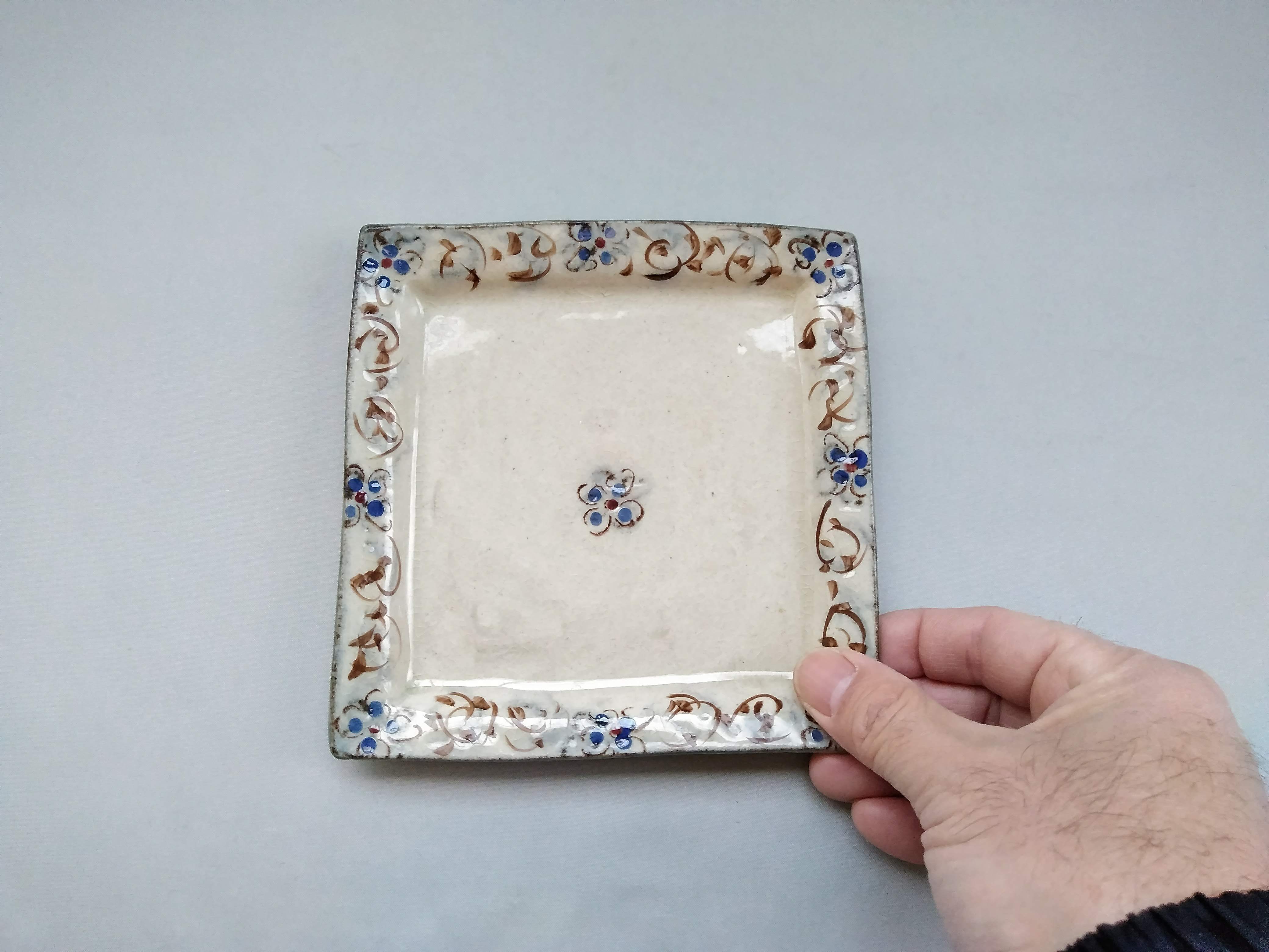 安南青絵唐草5寸角皿【日比野正明】