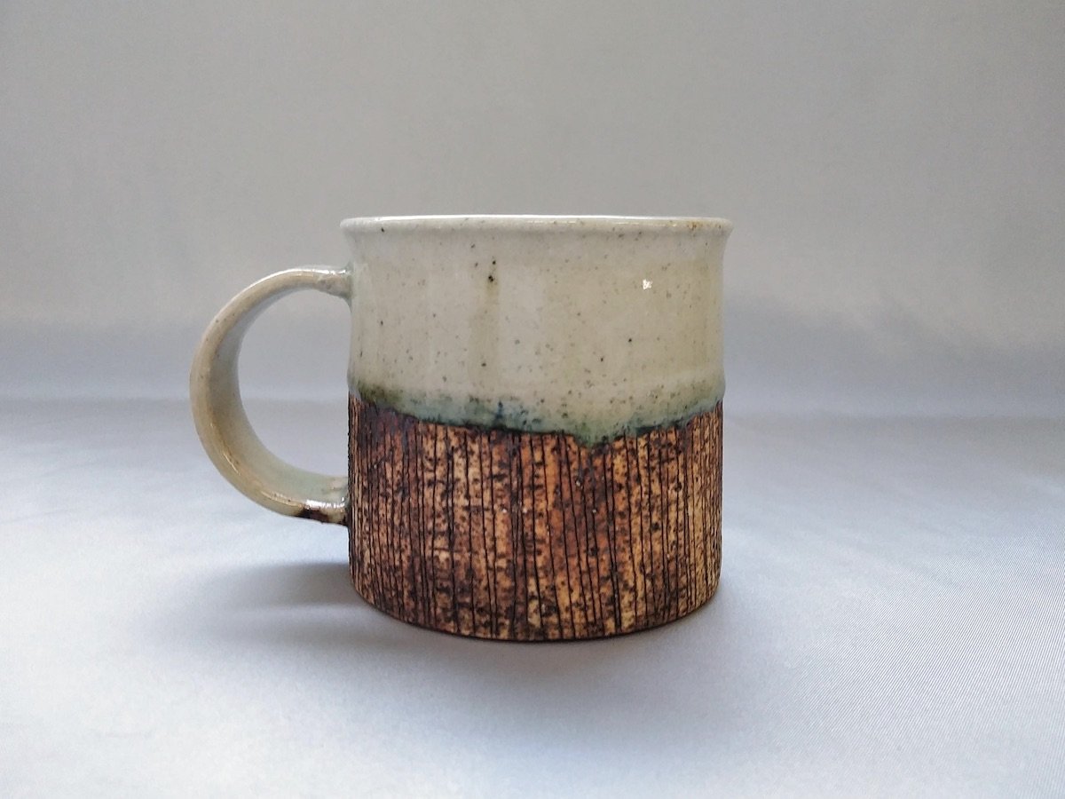 灰釉線彫底広マグ【加藤祥孝】