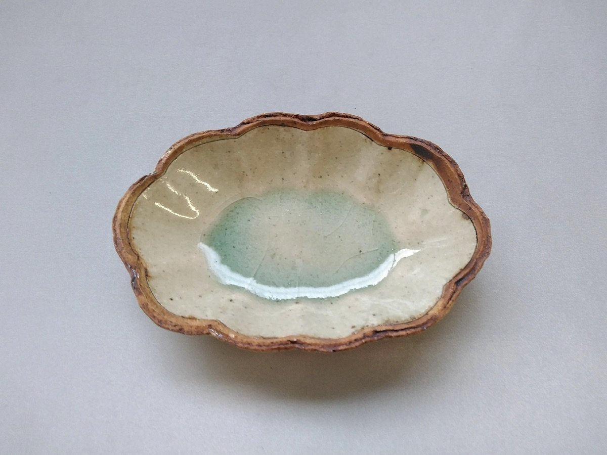 灰釉線彫雲型小鉢【加藤祥孝】