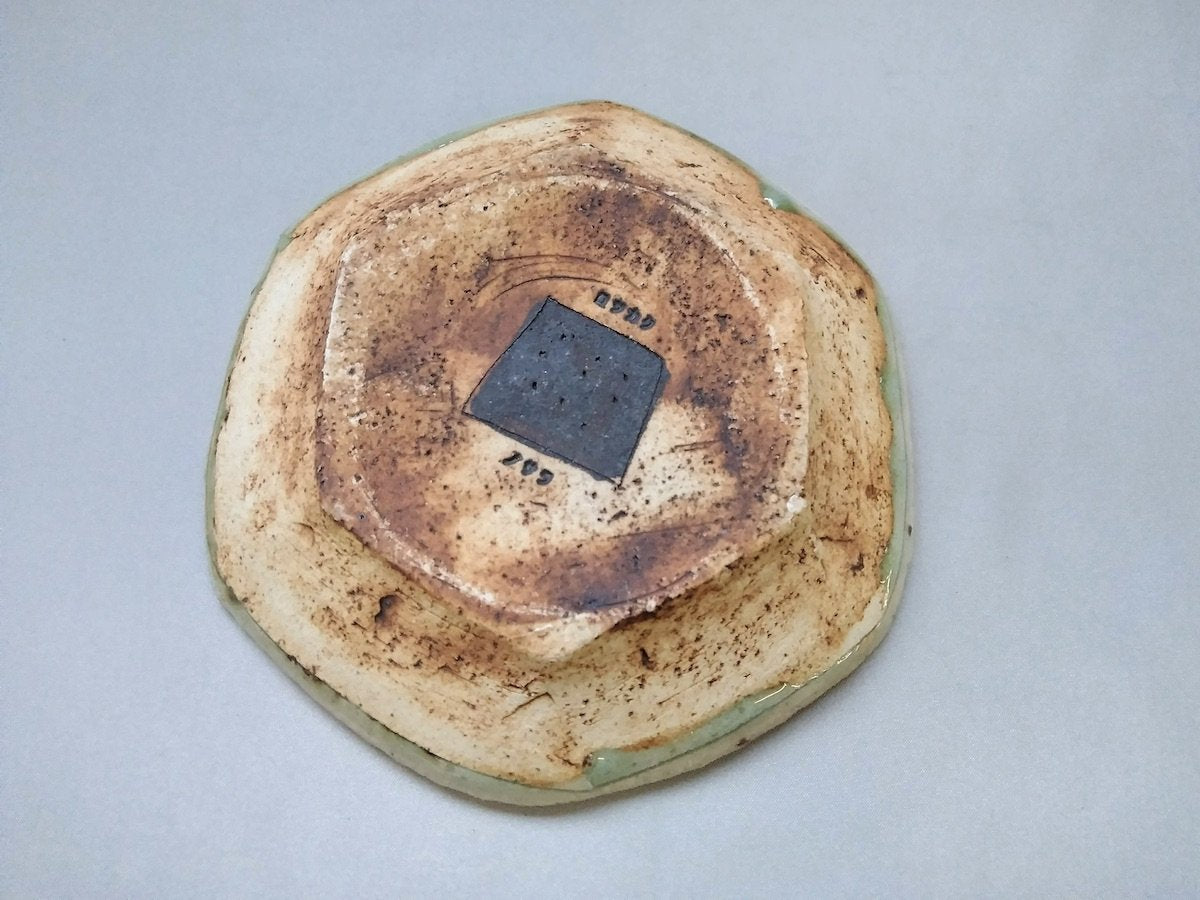 灰釉線彫六角皿【加藤祥孝】