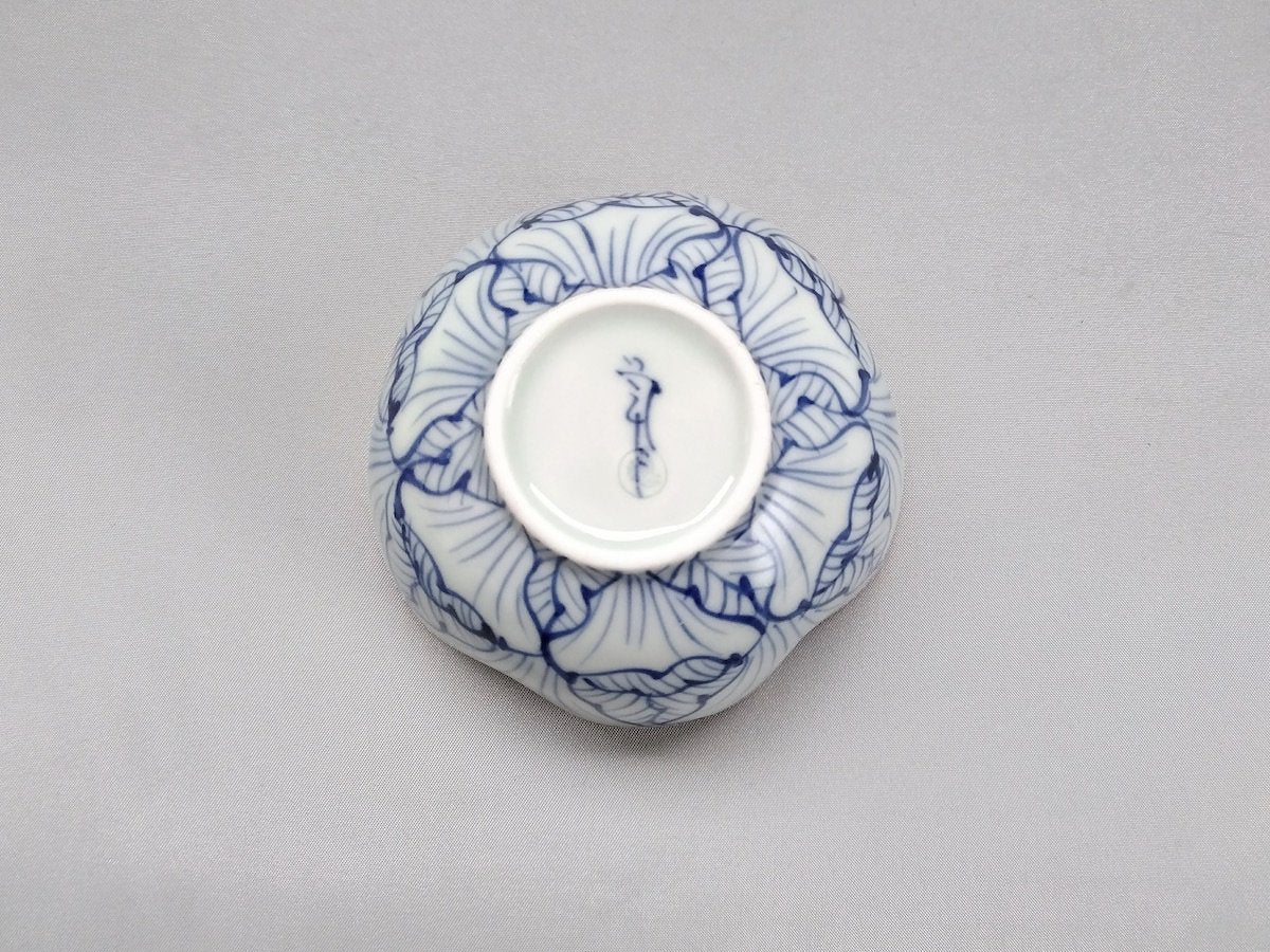 染付渕赤花弁紋花型小付【そうた窯】