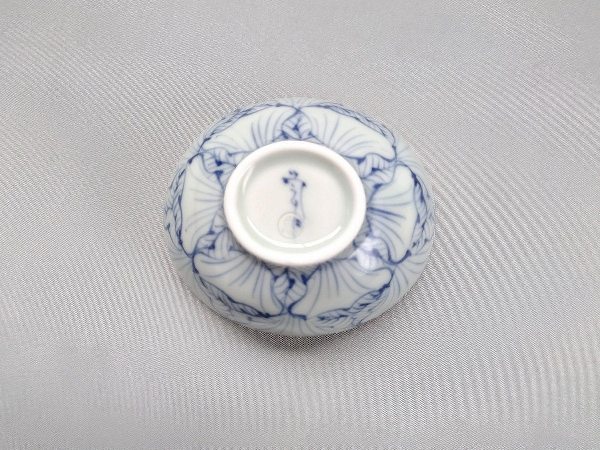 染付渕赤花弁紋楕円小付【そうた窯】