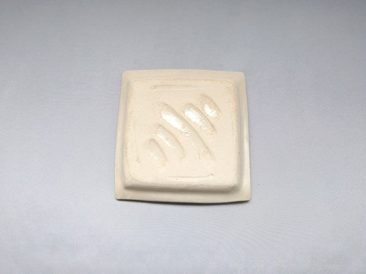 安南赤絵唐草5寸角皿【日比野正明】