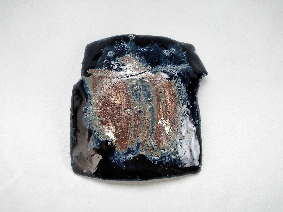 藍釉丸紋貼合角小皿【山本一仁】