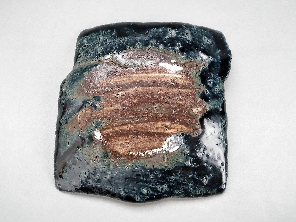 藍釉丸紋貼合角取皿【山本一仁】