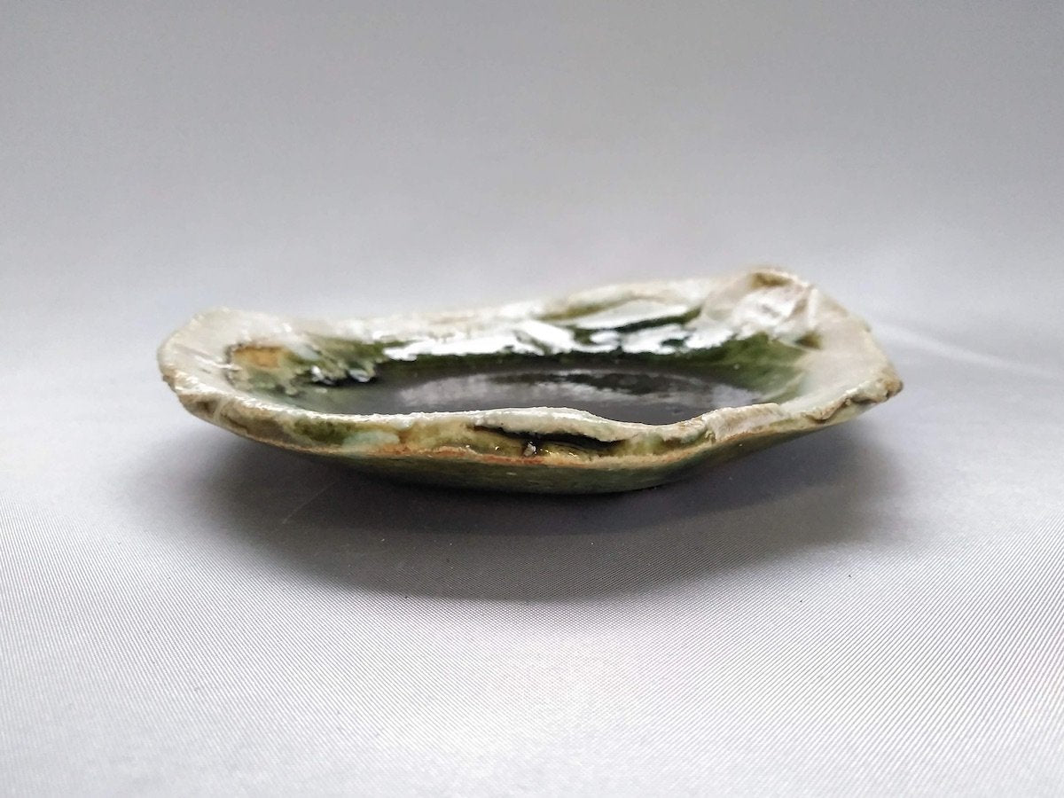 織部外白茶ドット丸小皿【山本一仁】